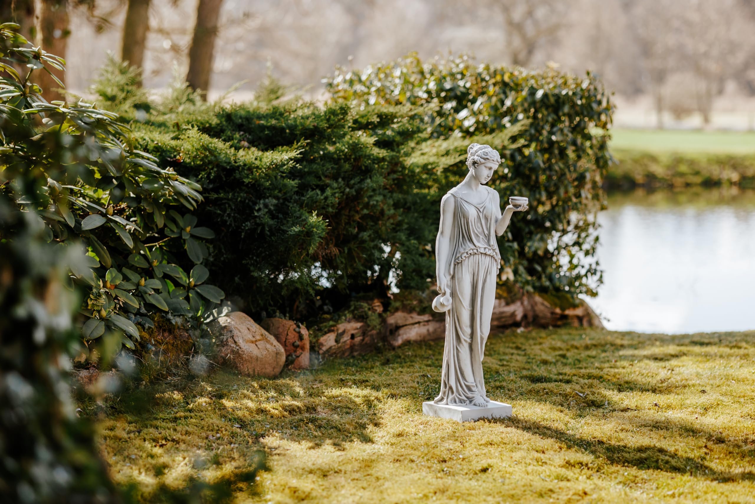 gartendekoparadies.de Statue der Hebe, Göttin der Jugend, Steinguss, Grau, 80 cm, 20 kg, Frostsicher, Klassische Gartenskulptur