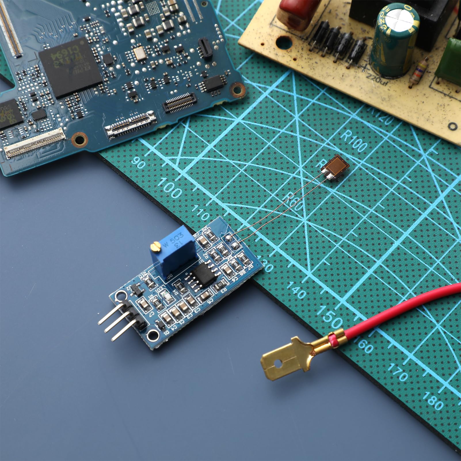 BESPORTBLE Module Amplificateur De Charge Pour Capteur De Déformation Avec Sortie De Tension - Détection De Flexion - Compatible Avec Jauge De Contrainte 350 Ohms Idéal Pour Tests De Bending