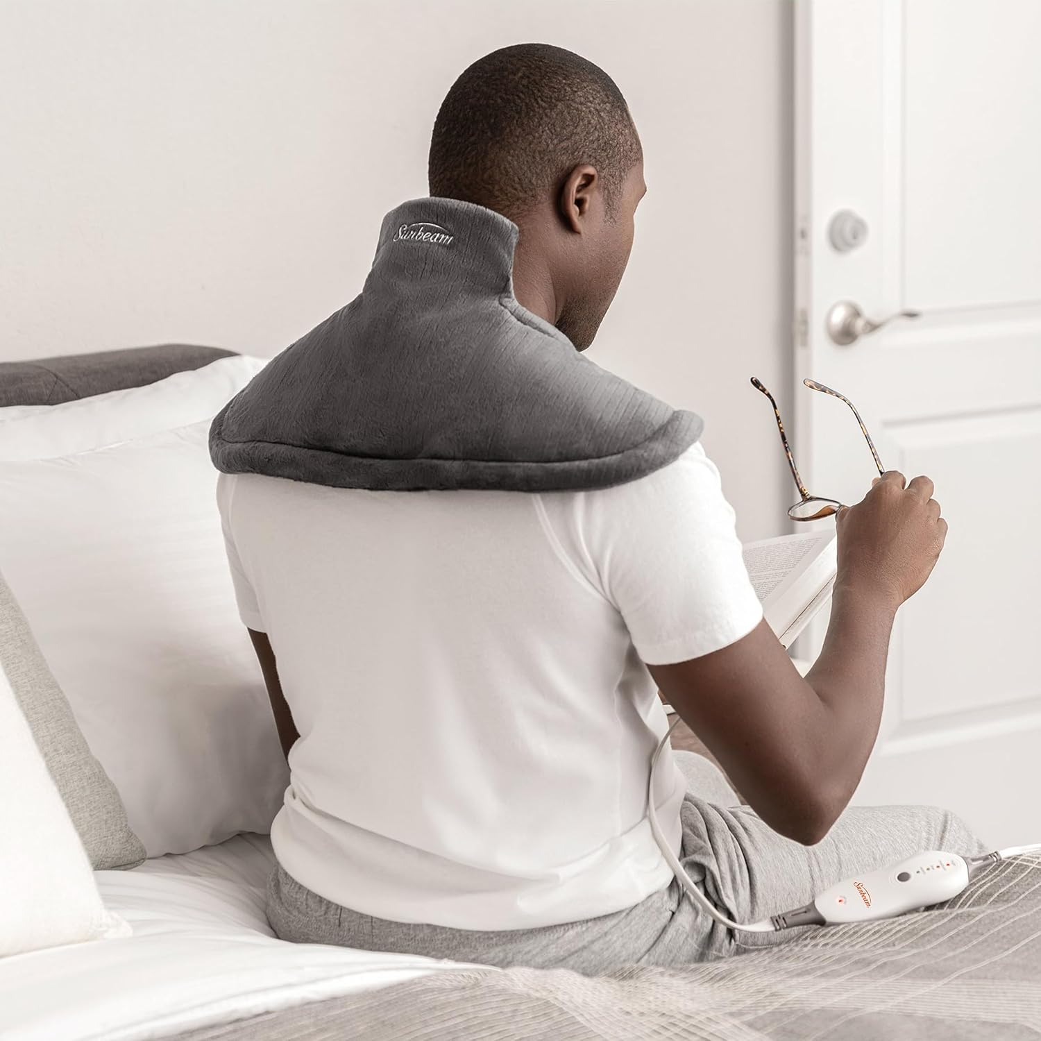 Sunbeam Heating Pad for Neck and Shoulder Pain Relief with Auto Shut Off and Moist Heating Option 22 x 14 Grey