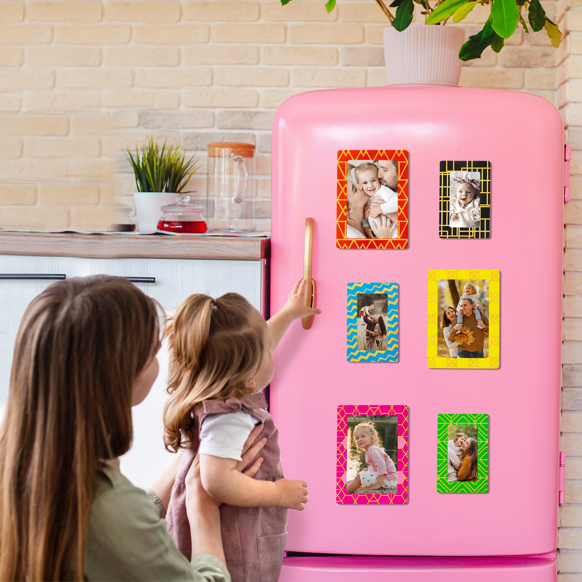Cadres Frigo Colorés DIY SPORWAY Lot De 12 Cadres Photos Magnétiques - Mini Cadres Colorés Pour Frigo - 6,2x4,5cm - Modulables Et Créatifs Collage Photo Cadres Frigo Colorés DIY SPORWAY Lot De 12 Cadres Photos Magnétiques - Mini Cadres Colorés Pour Frigo - 6,2x4,5cm - Modulables Et Créatifs Collage Photo