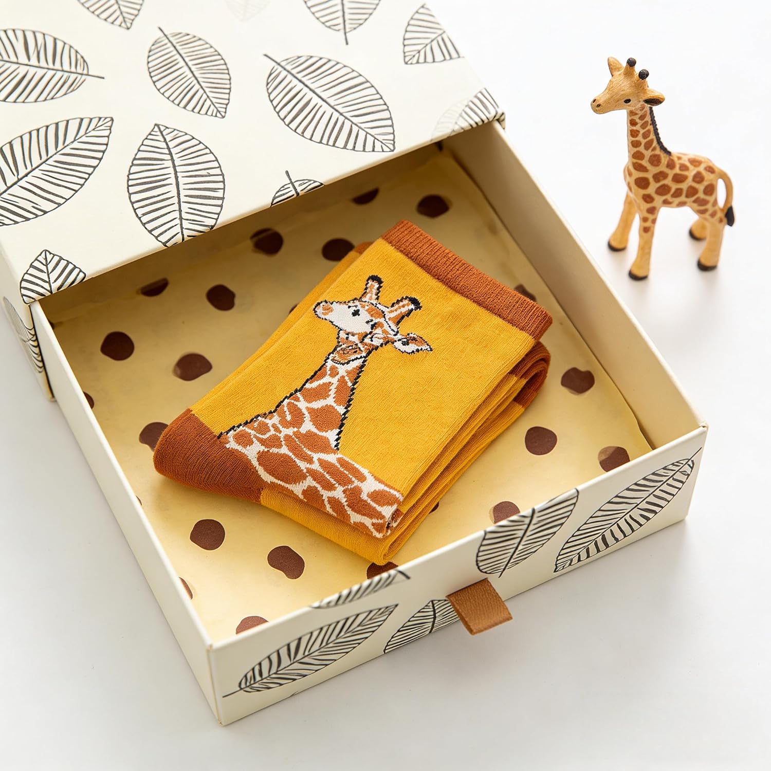 Unisex No-Show Socks, Cute Giraffe Pattern with Stylish Design for Daily Outfits