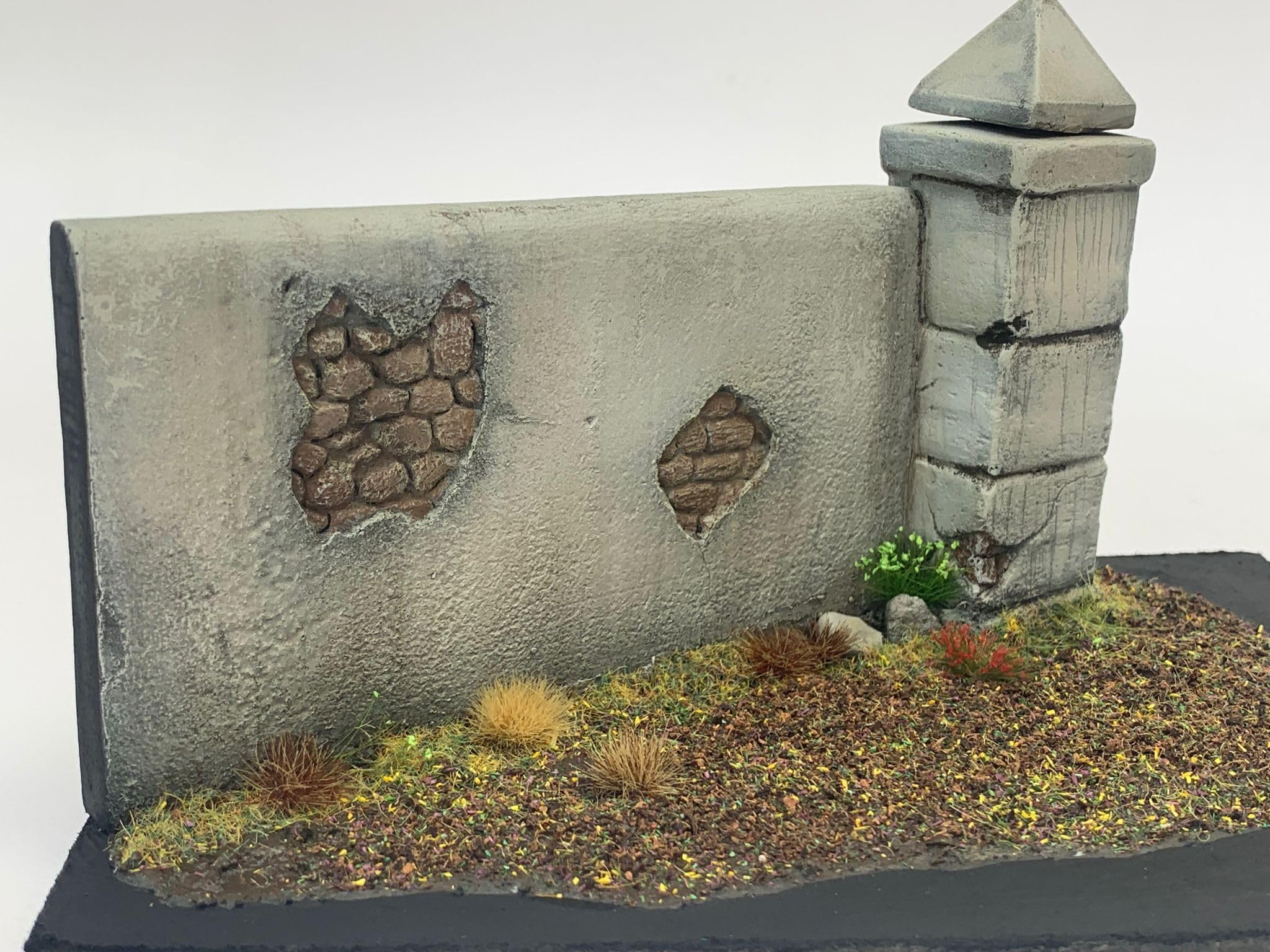 Fog Models 1/35 Scale Old Wall #1 Diorama Model kit (Wall only no Base), Small - Image 3