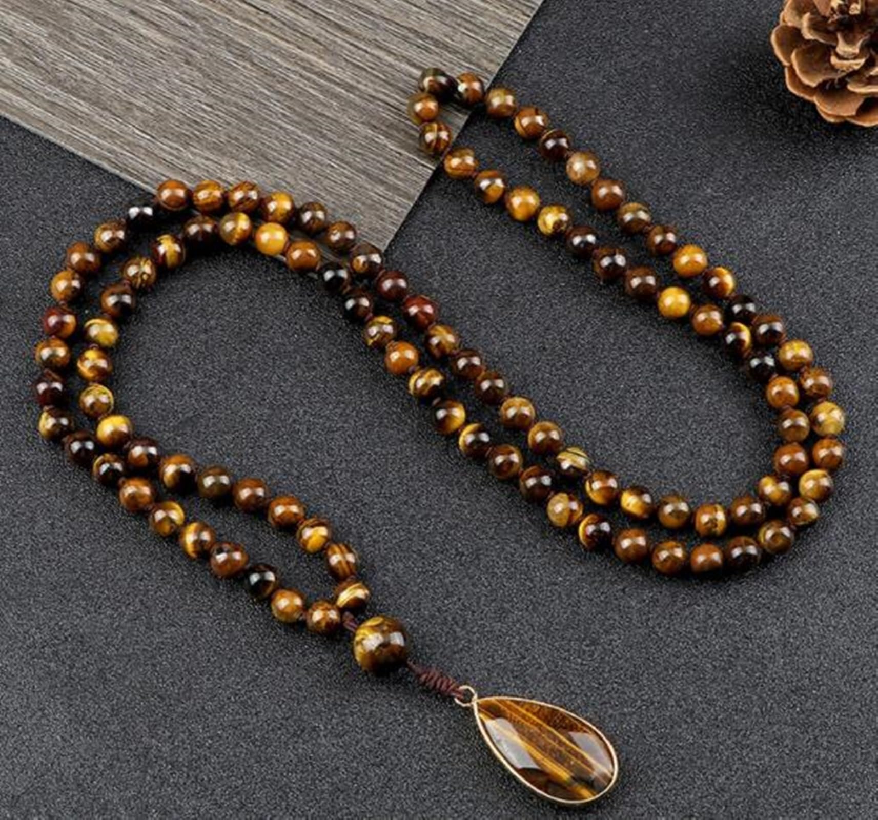 LYGBAOFUL 6MM per Uomo e Donna, Lega 108 Perline Multistrato con Braccialetto Elastico in Pietra con Pendente a Goccia