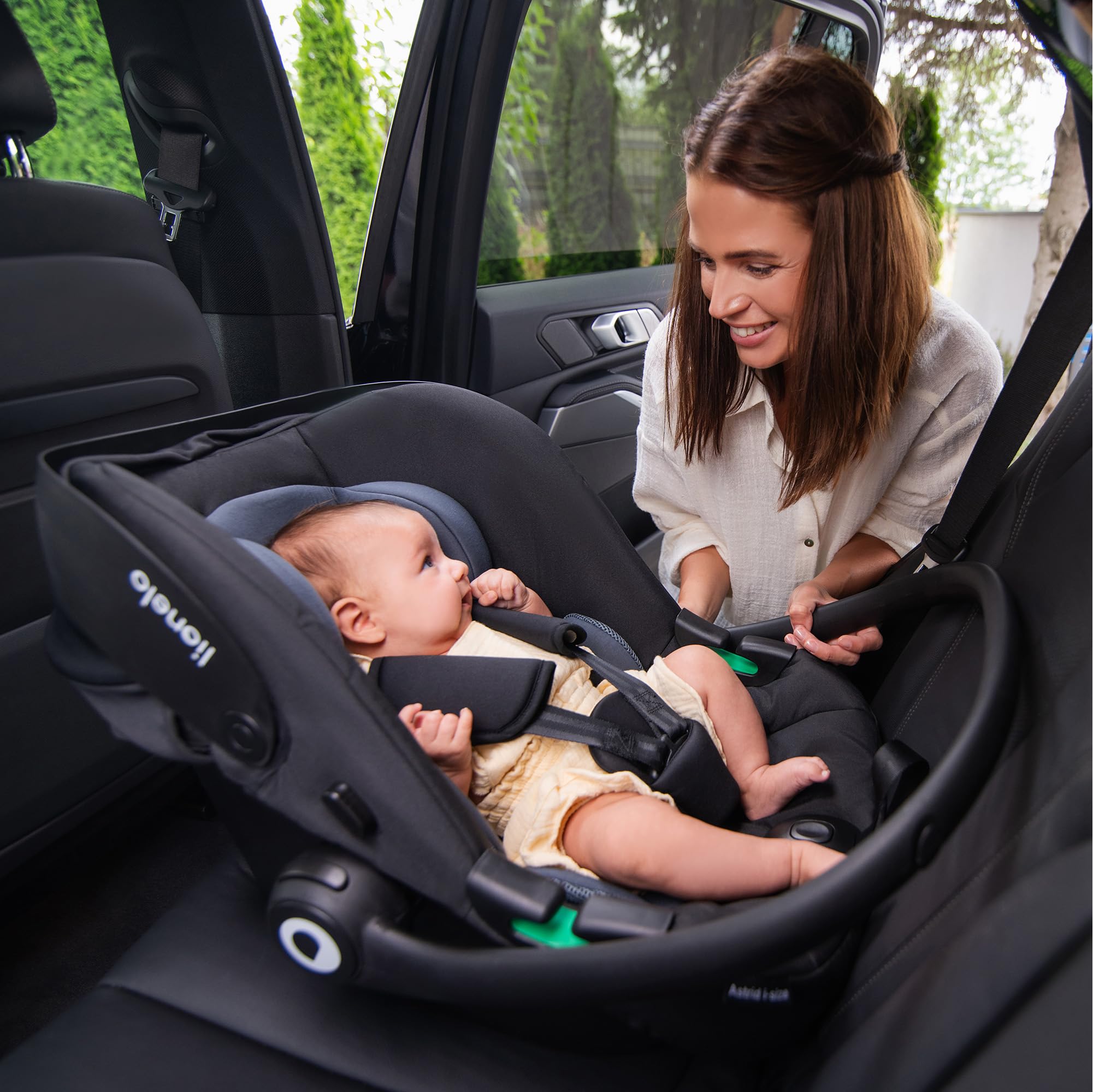 Lionelo ASTRID silla de coche para bebés 40-87 cm (Grupo 0+) i-Size puntos protección lateral Portabebés, Orientación trasera cinturón de seguridad de 3