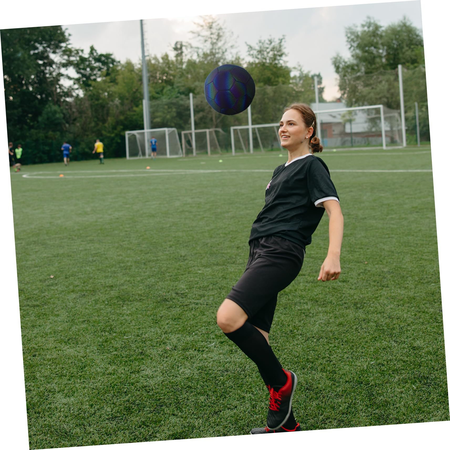 Toddmomy Pallone Calcio Olografico Riflettente per Allenamento Calcio Illuminato per Giochi Notturni Resistente e Affidabile per Ragazzi e Adulti