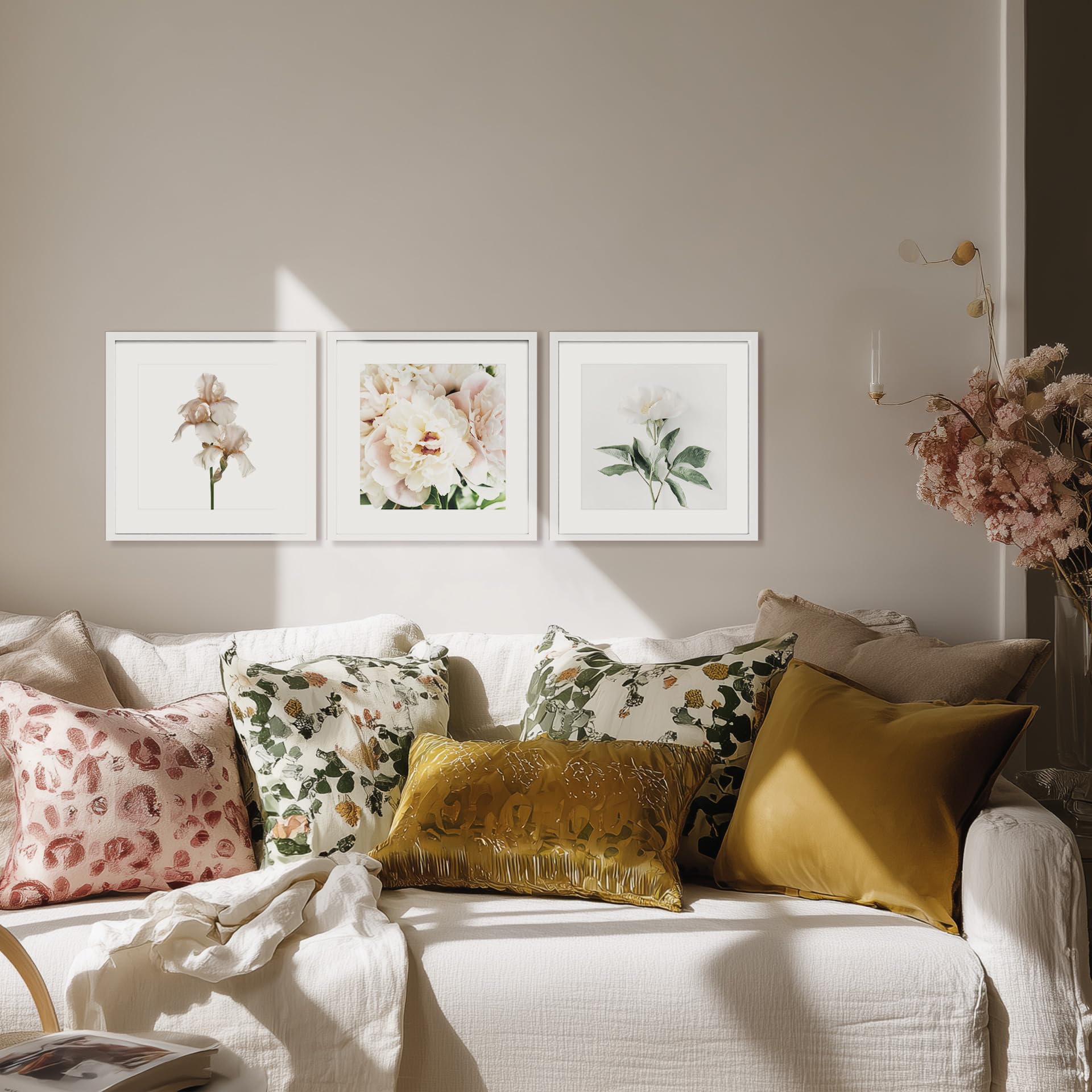 STYLER Zestaw obrazów Posy 3 x 30 x 30 cm (gotowy do zawieszenia) z wysokiej jakości białą drewnianą ramą – delikatne motywy kwiatowe do Twojego domu – beżowe, kremowe, naturalne, minimalistyczne