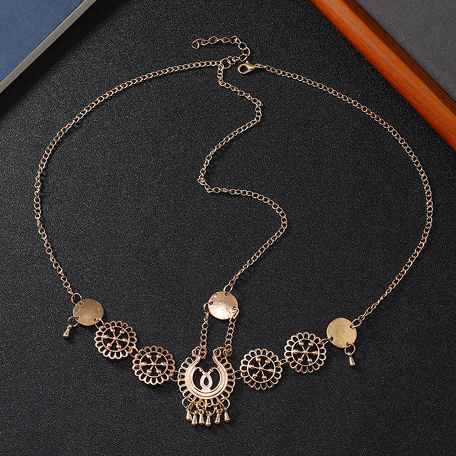 4Pcs Parure Bijoux Femme Danse du Ventre Tenue Indienne Bollywood Collier Piece de Monnaie Doré Bracelet Indien Chaîne de Tête Boucles D'oreilles Costume Danse Orientale Femme Fête à Thème Carnaval