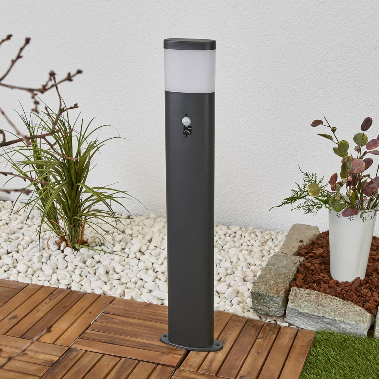 Lindby LED Wegeleuchte/Pollerleuchte mit Bewegungsmelder, Höhe 80 cm Wegelampe spritzwassergeschützt IP44 8,1W Außenleuchte