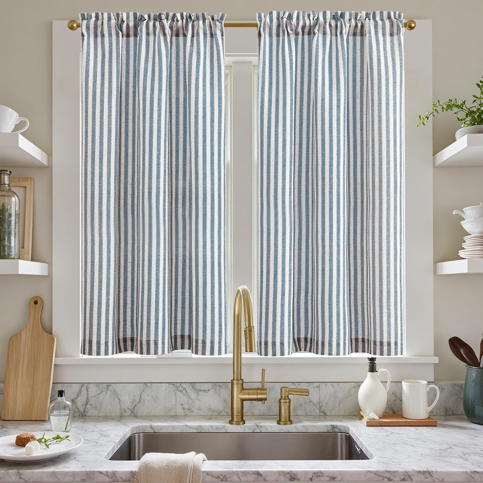 TOPICK 2er Set H 115 x B 65 (cm) Gestreifte Scheibengardinen modern Leinen Gardinen mit Streifen Küchenvorhang Blickdicht Kurz Küchengardinen für Küchen lichtdurchlässig Klein Fenster Blau auf Beige