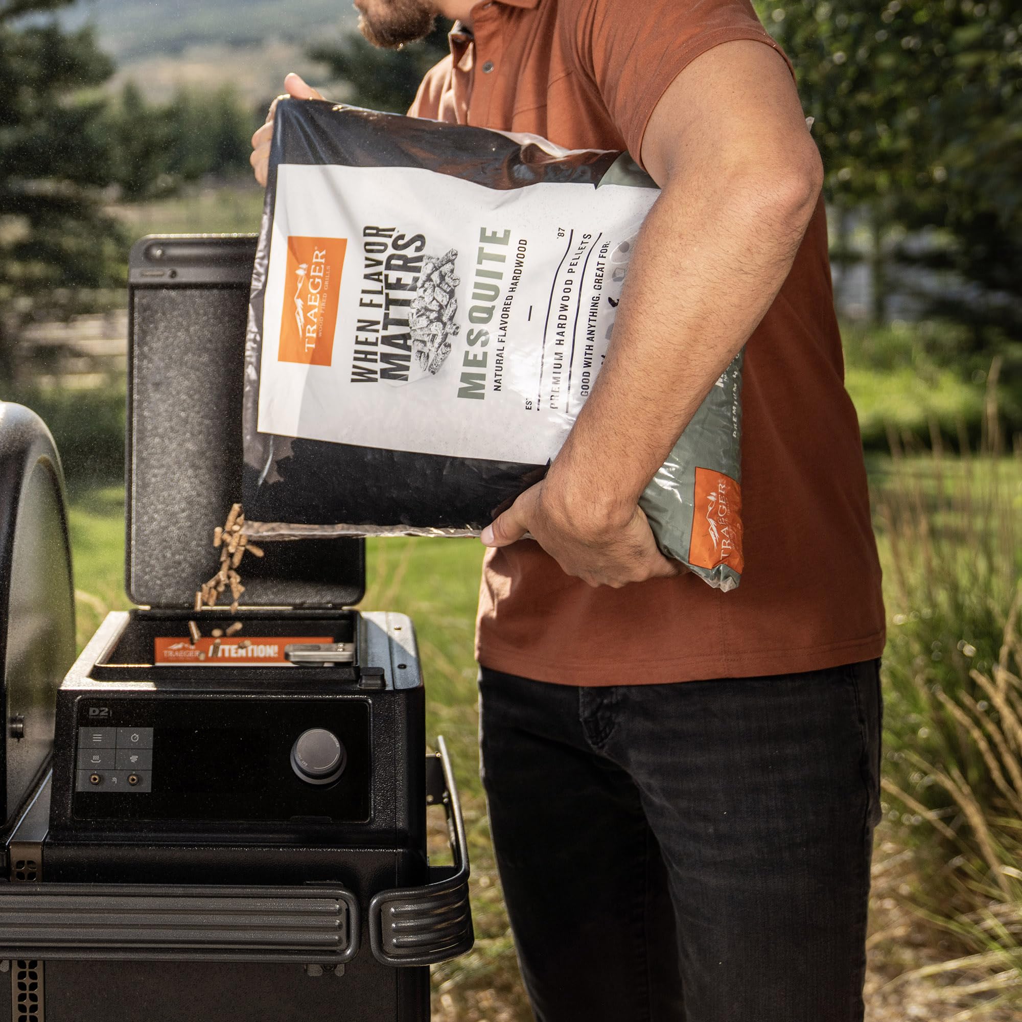Traeger Grills Mesquite Granulés de Bois 100% Naturel pour fumoirs et Grills à granulés, Barbecue, Cuisson, rôti et Grill, Sac de 8,2 kg