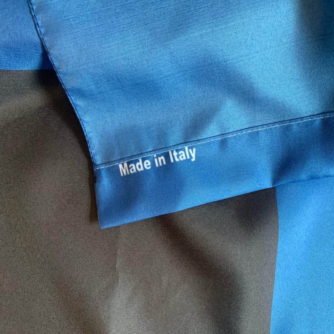 NARAMAKI® Bandiera Scacchi Neri E Azzurri 90x150cm - Made in Italy - Bandiera Int Scacchiera in Poliestere con Passante per Asta Nera ED Azzurra - Campinato di Calcio 2025