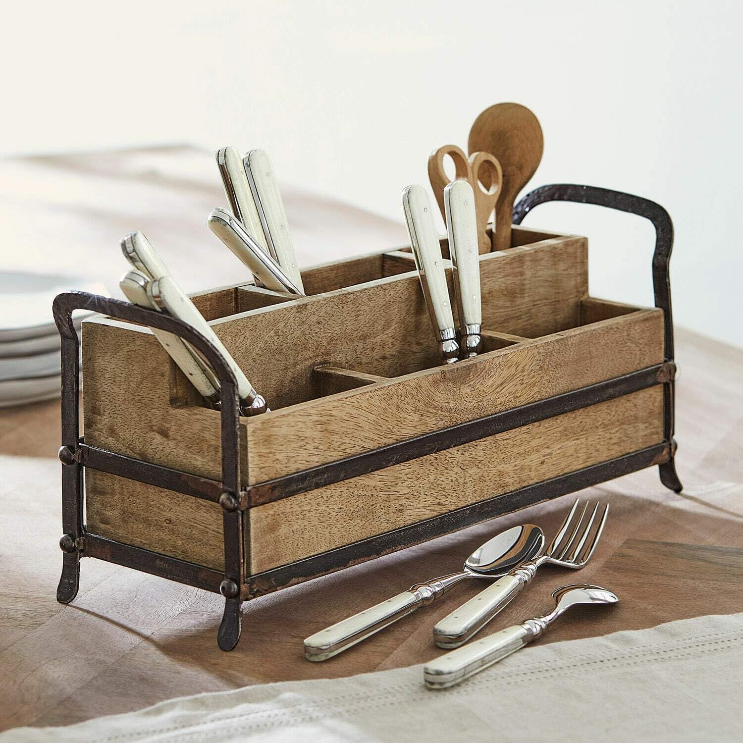 Loberon Organizer Troyes, braun/schwarz | sechs Fächer, hübsche Maserung, flexibel nutzbar, Aufbewahrung, Stiftehalter, Besteckkorb, Mangoholz, Eisen