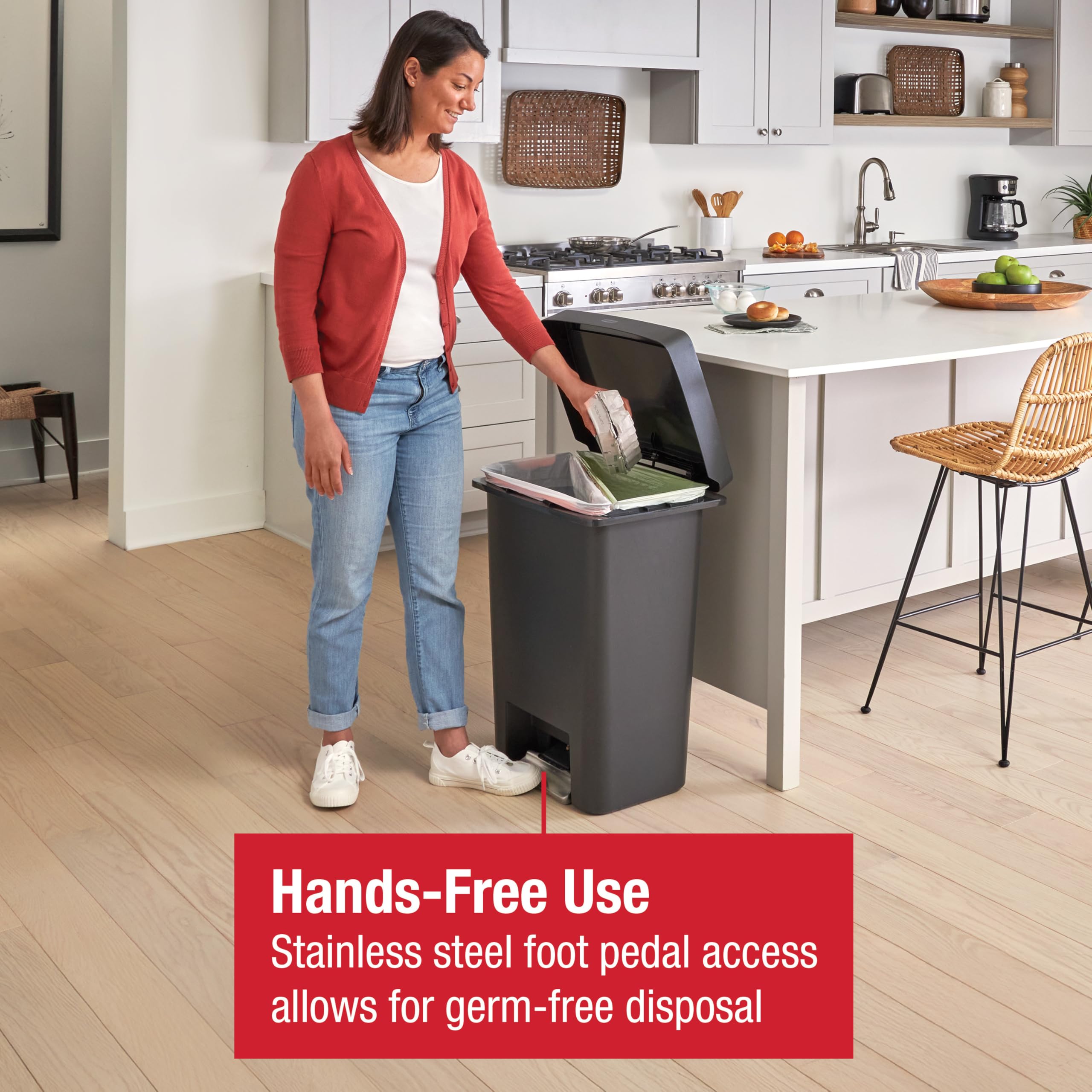 ラバーメイド　Rubbermaid製　衛生的　ステップオン式ゴミ箱 Amazon.co.jp: Rubbermaid (ラバーメイド) 大容量 ステップオンゴミ箱