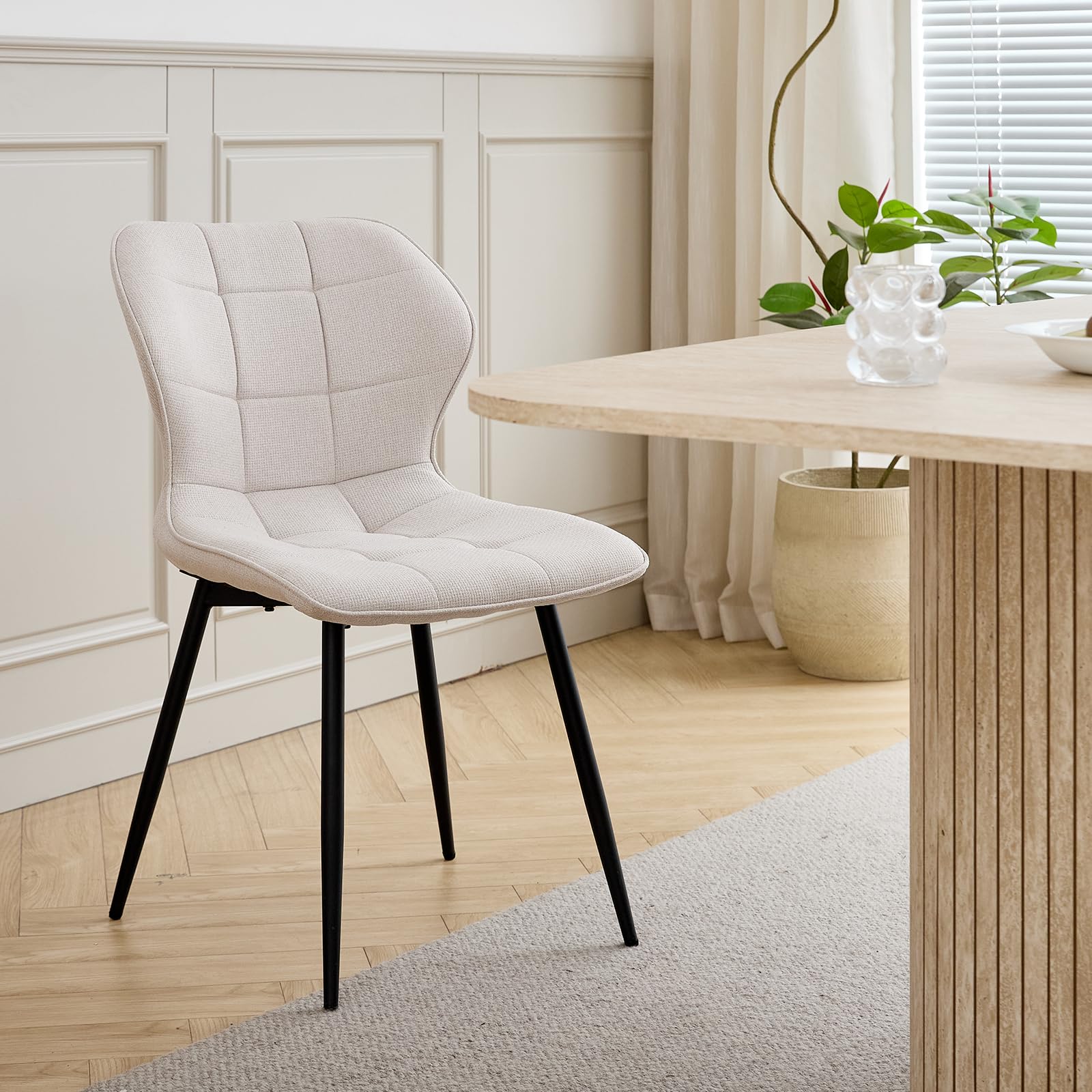 GrandCA HOME Juego de 4 Sillas de Comedor Tapizadas de Lino con Respaldo y Patas de Metal Negro, Silla de Sala de Estar para Cocina, Comedor, Dormitorio - Beige