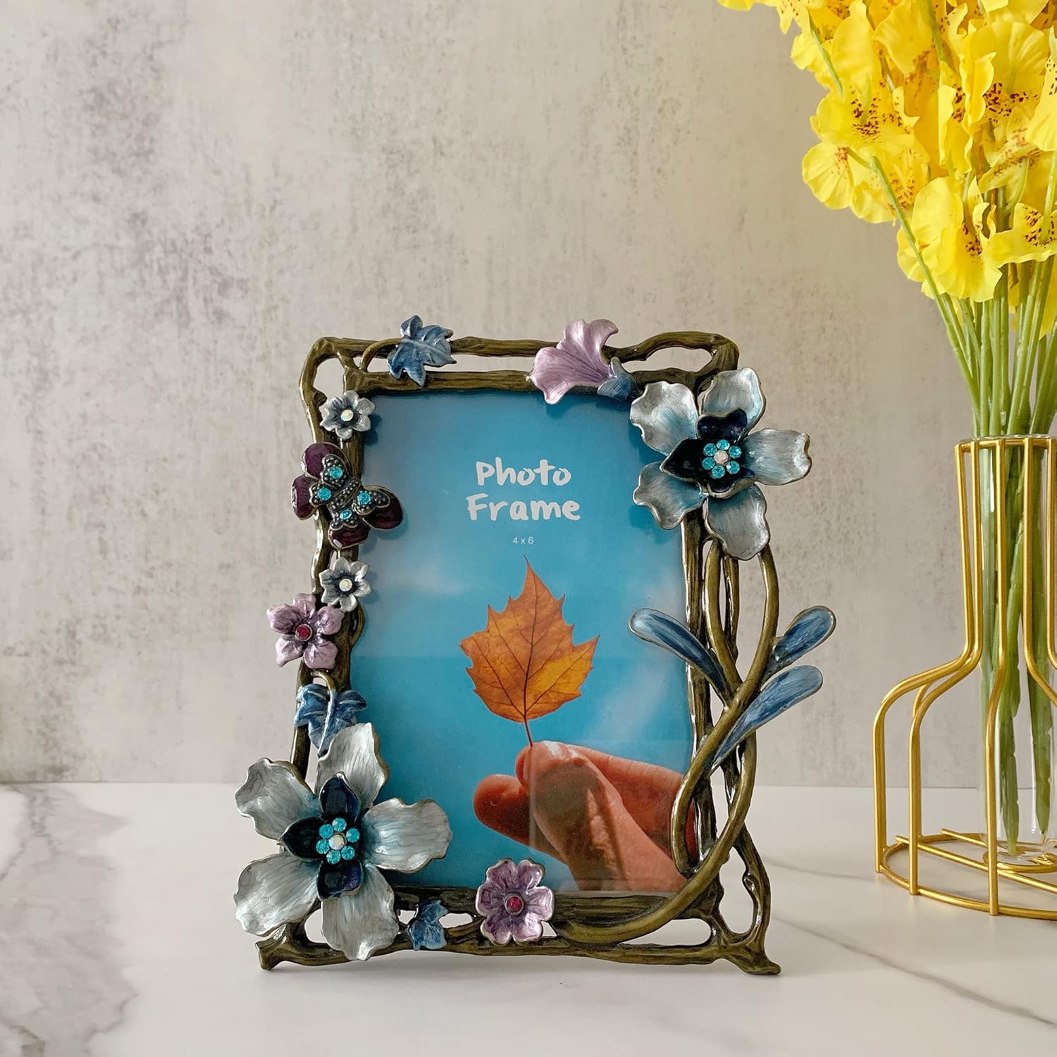 Floral Picture Frame 4x6, Vintage Photo Frame Made of Metal and High Definition Glass for Table Top Display, Home Decor, Retro Photo Frame