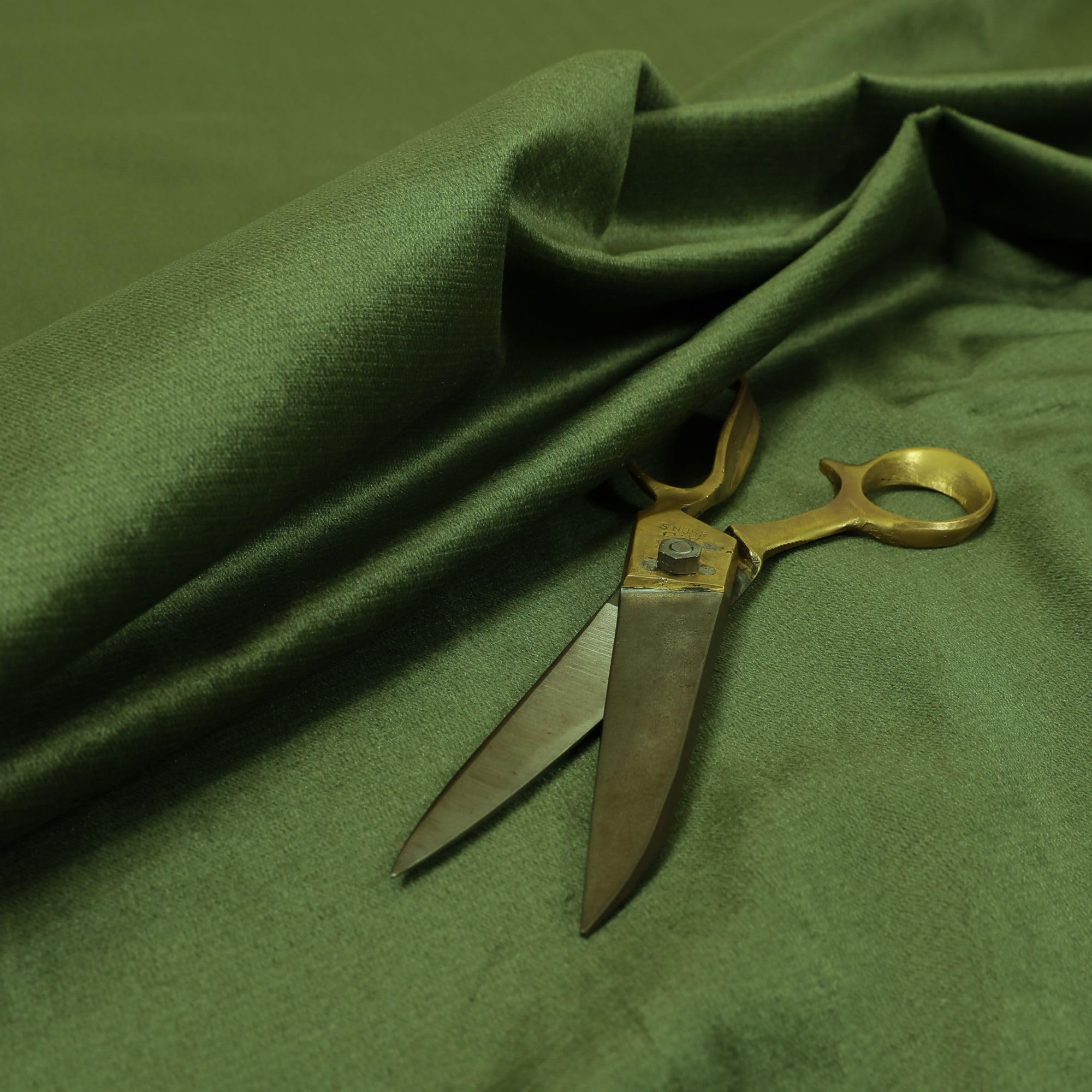 Redbrick Mill Fabrics Durable Quality Green Plain Soft Velour Faux Matt Velvet Upholstery Fabrics (1 Metre)