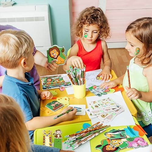 Miniatura 6 de BenLouis 120Pcs Recuerdos de fiesta de Safari en la jungla, sellos de estampado de animales del zoológico, pulseras de bofetada, juego de papelería