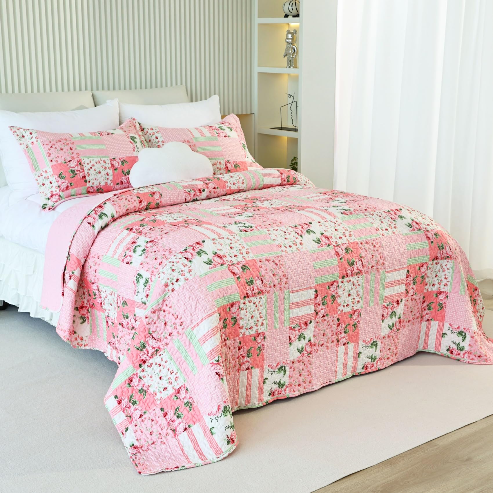 Cmfshape Garden Floral Quilt Bedspread King Size,3 Piece Patchwork Pink Quilt Set with 2 Pillow Shams,Summer Bedding Set for Girls Women,Soft Lightweight Bed Coverlet for All Seasons(King106x96 Pink)