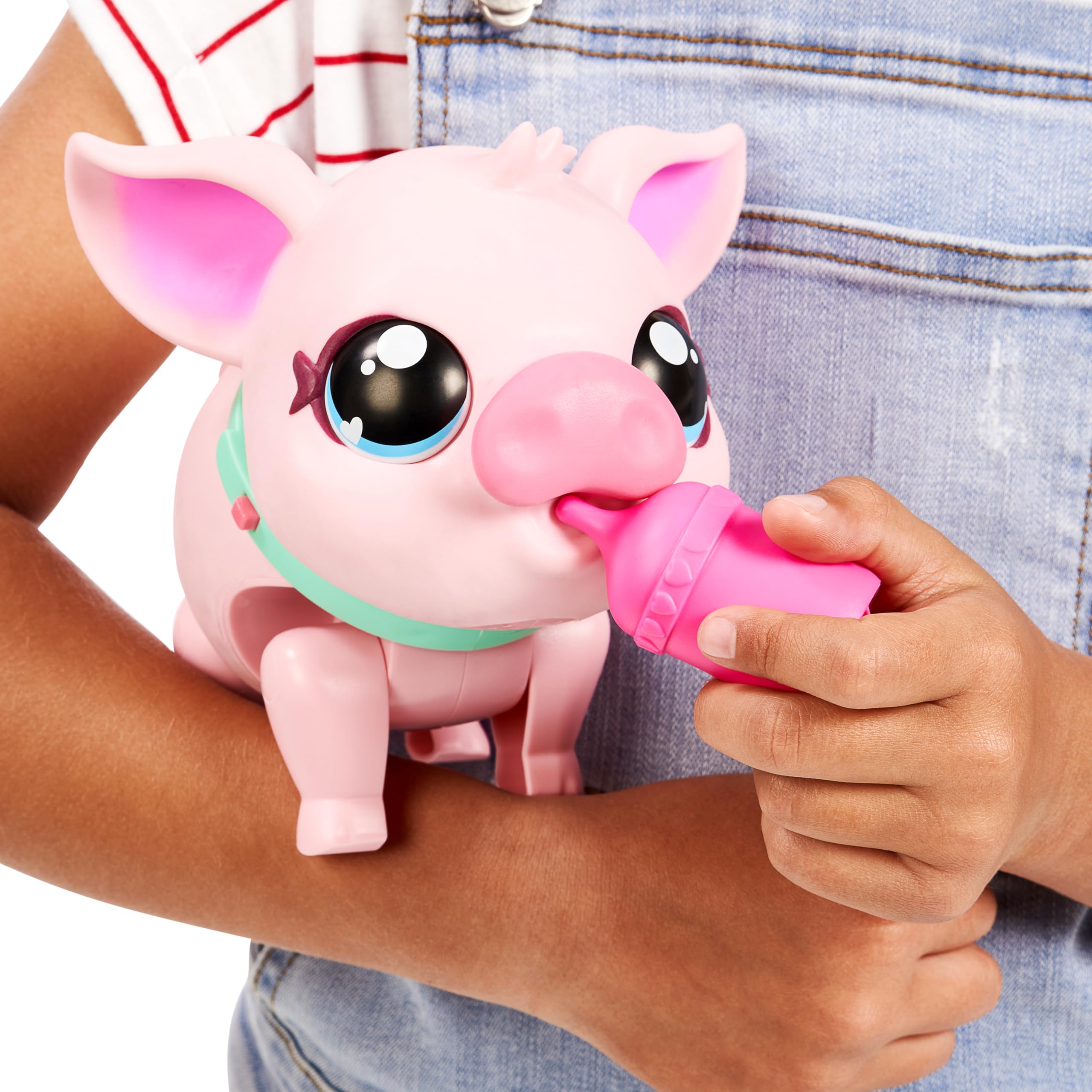 Little Live Pets My Walking Pig cerdita interactiva, Suave y Alegre Que Camina, Baila y te acaricia con la Nariz. Más de 20 Sonidos y reacciones. Pilas Incluidas. A Partir de 4 años.