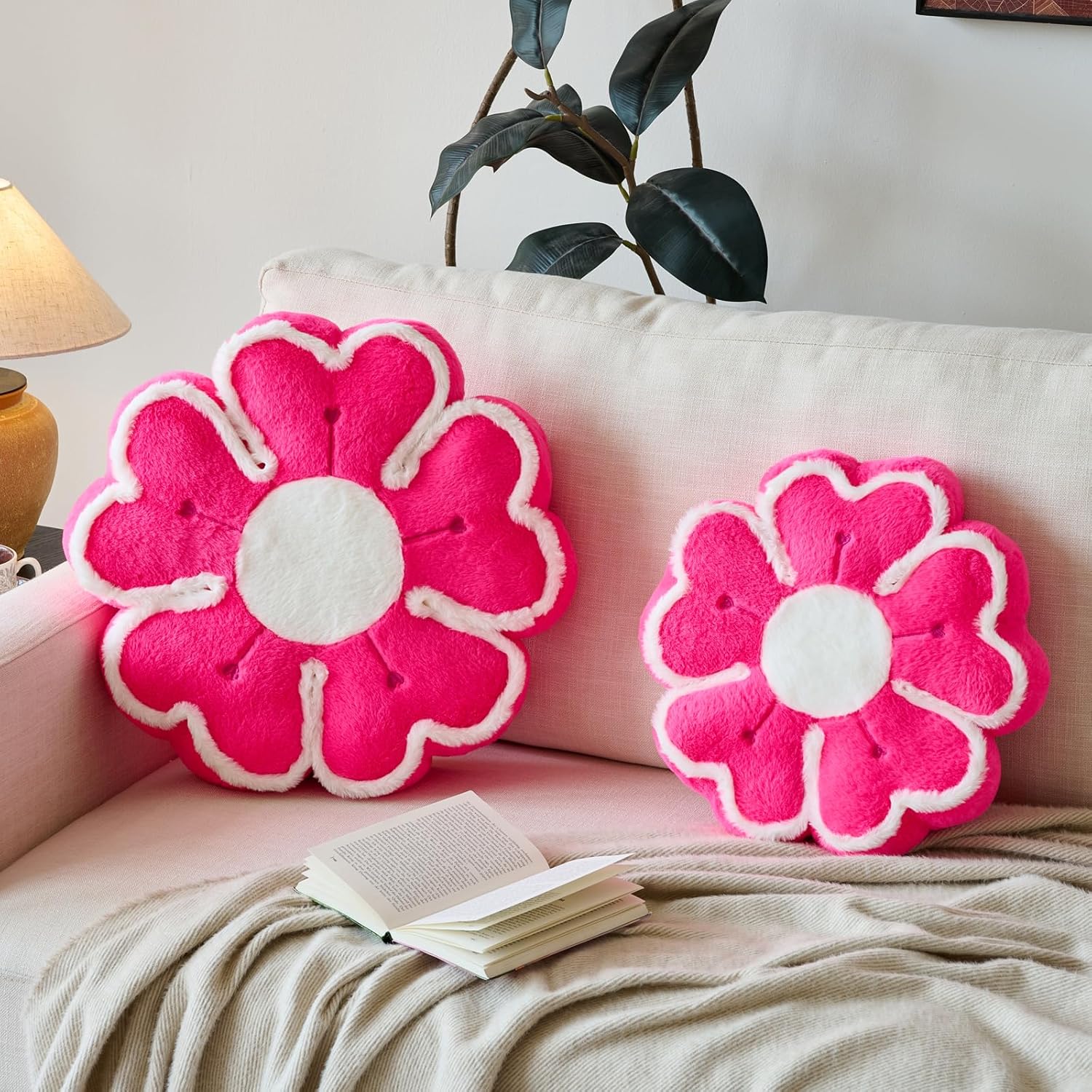Flower Shaped Decorative Throw Pillow Cushion for Bed Couch, Cute Flower Plush Throw Pillows Home Decor Floor Pillow Seating Cushions (Hot Pink, 17.7 Inches)