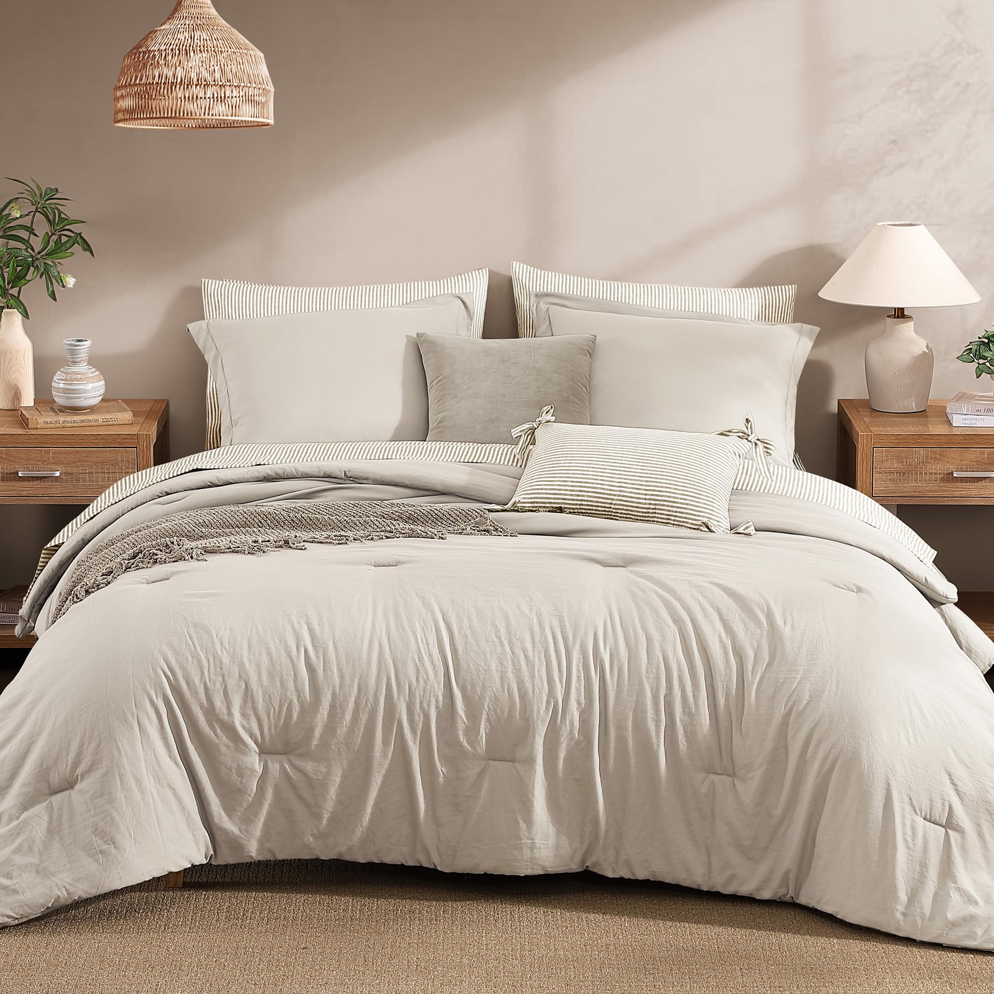 Monbix Queen Comforter Set