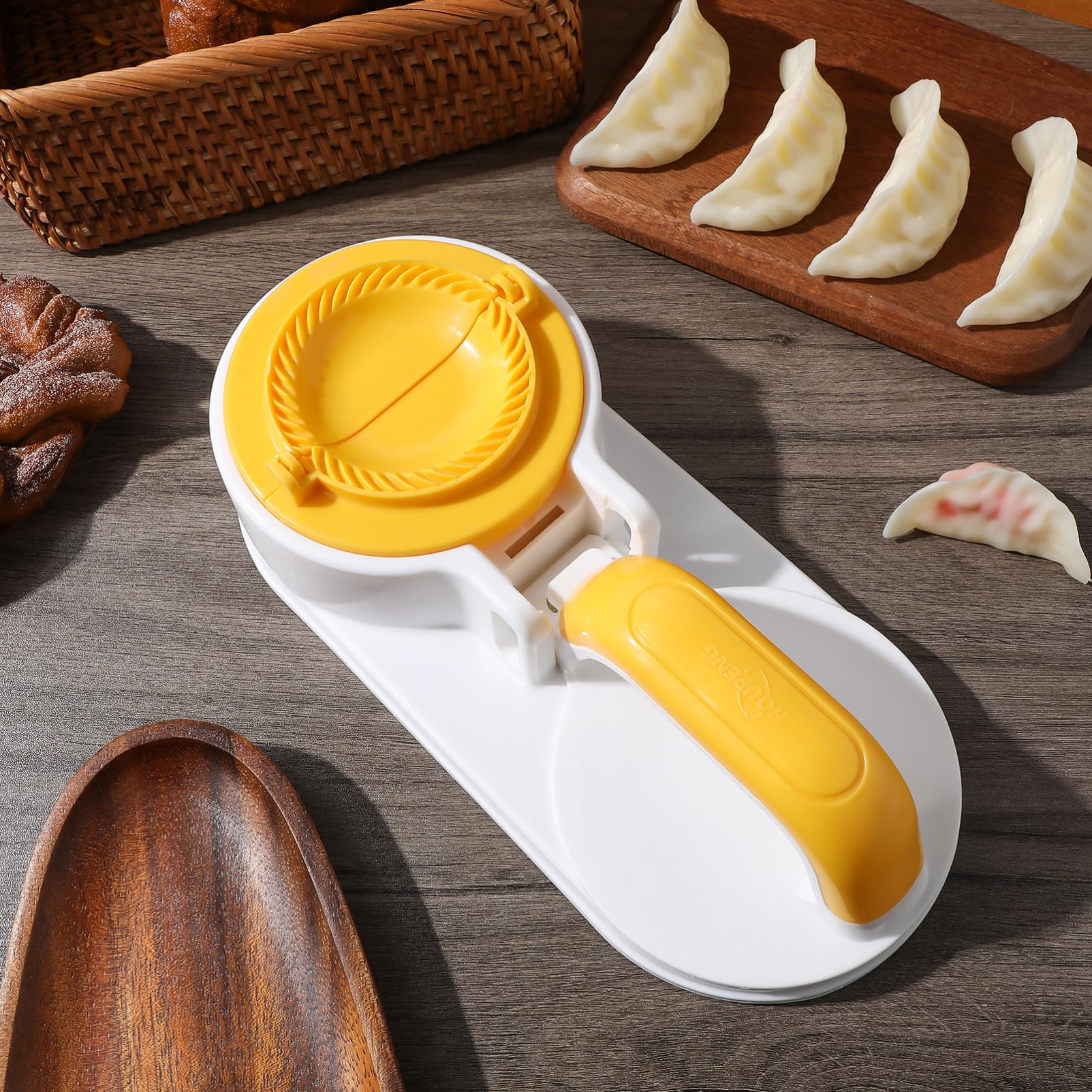 ULTECHNOVO Dumpling Maker Machine - 3 in 1 Dumpling Maker Press - Empanada Maker Press for Pierogi, Pastelitos, Calzone, Chinese Dumpling