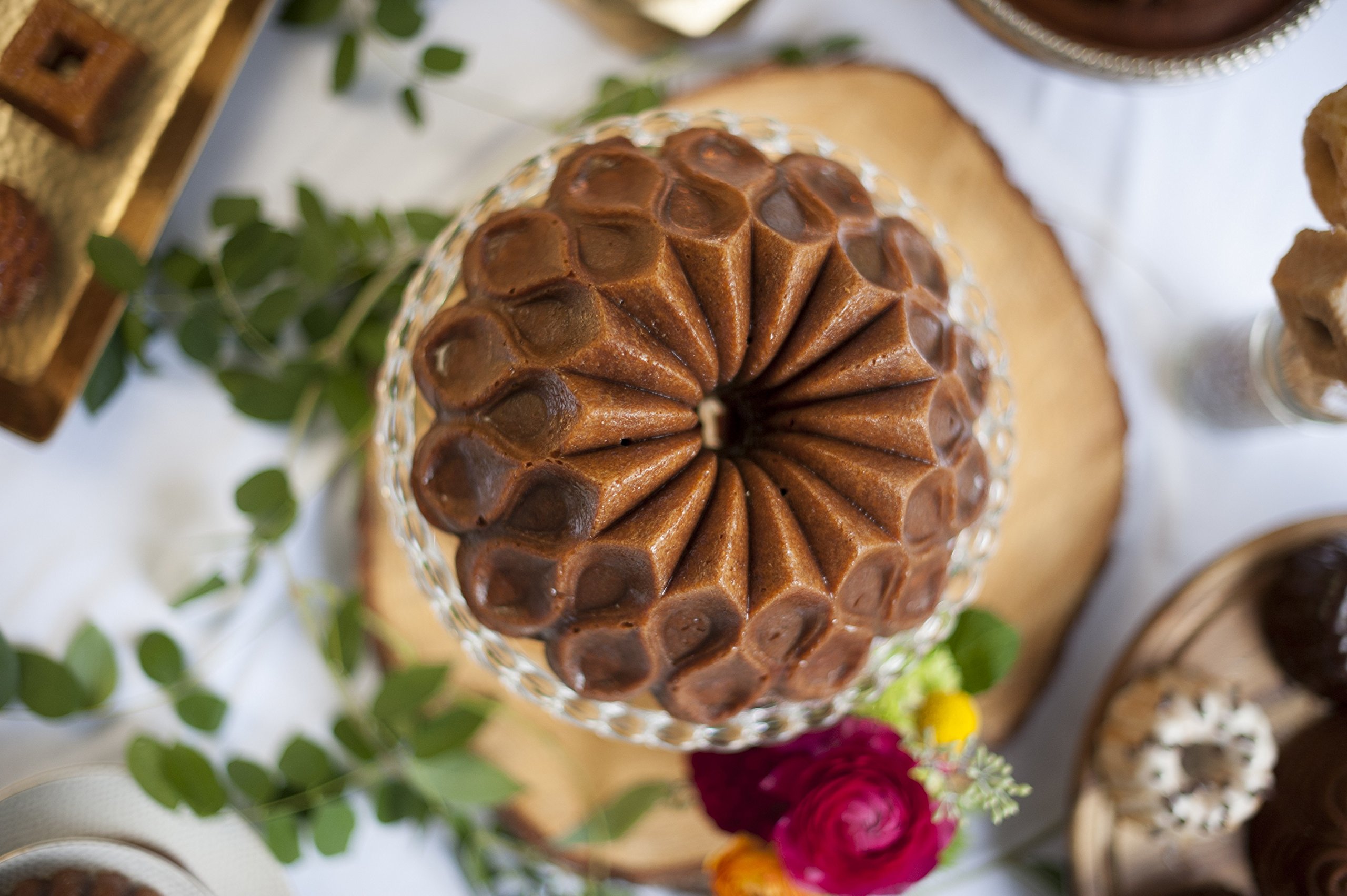 ノルディックウェア　CROWN BUNDT PAN 75th Amazon.com: Nordic Ware Crown Bundt Pan: Home & Kitchen