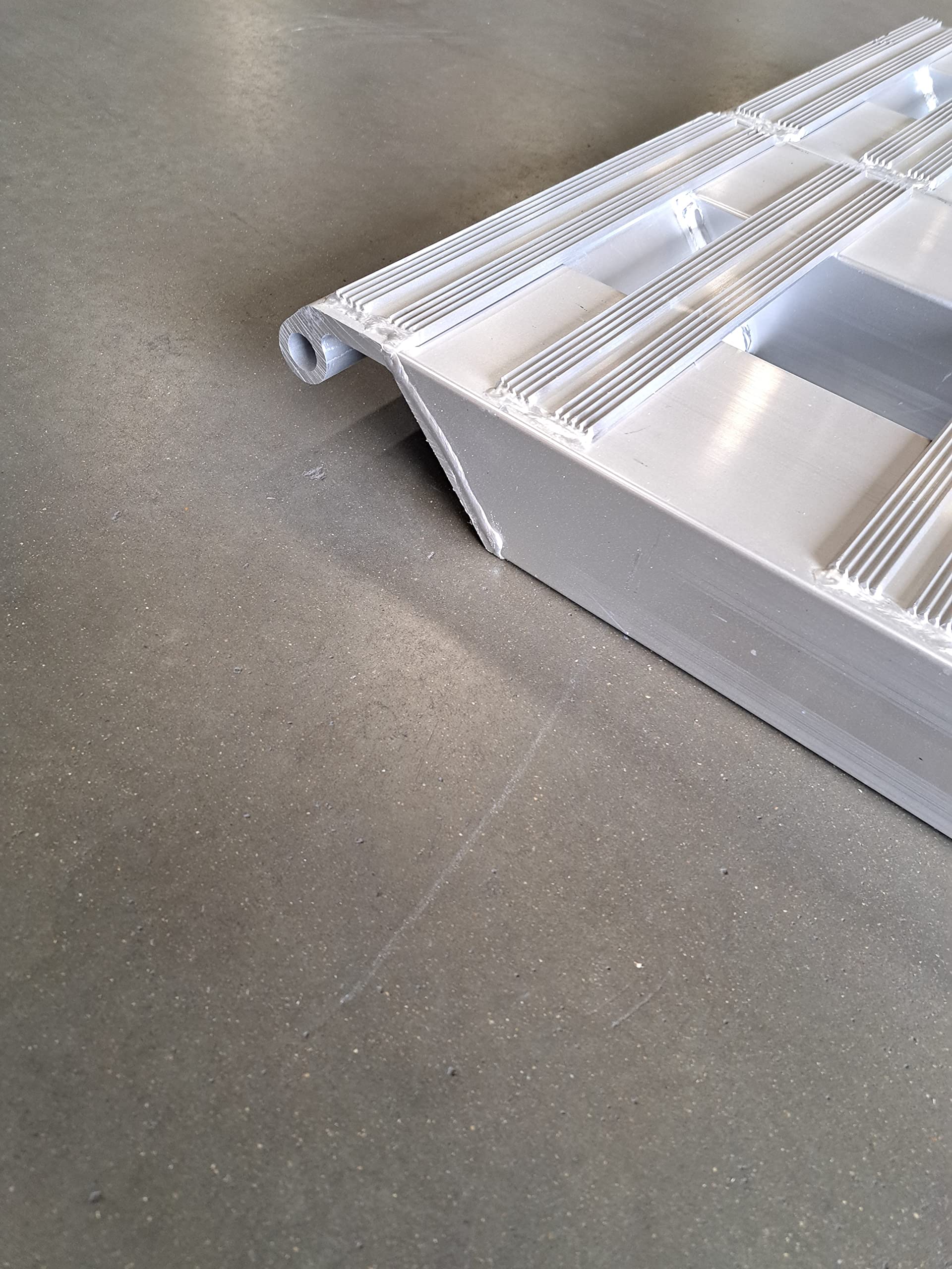 pine　2台 Amazon.com: Pin or Hook Set of 2. 8' with pin Aluminum Ramps for