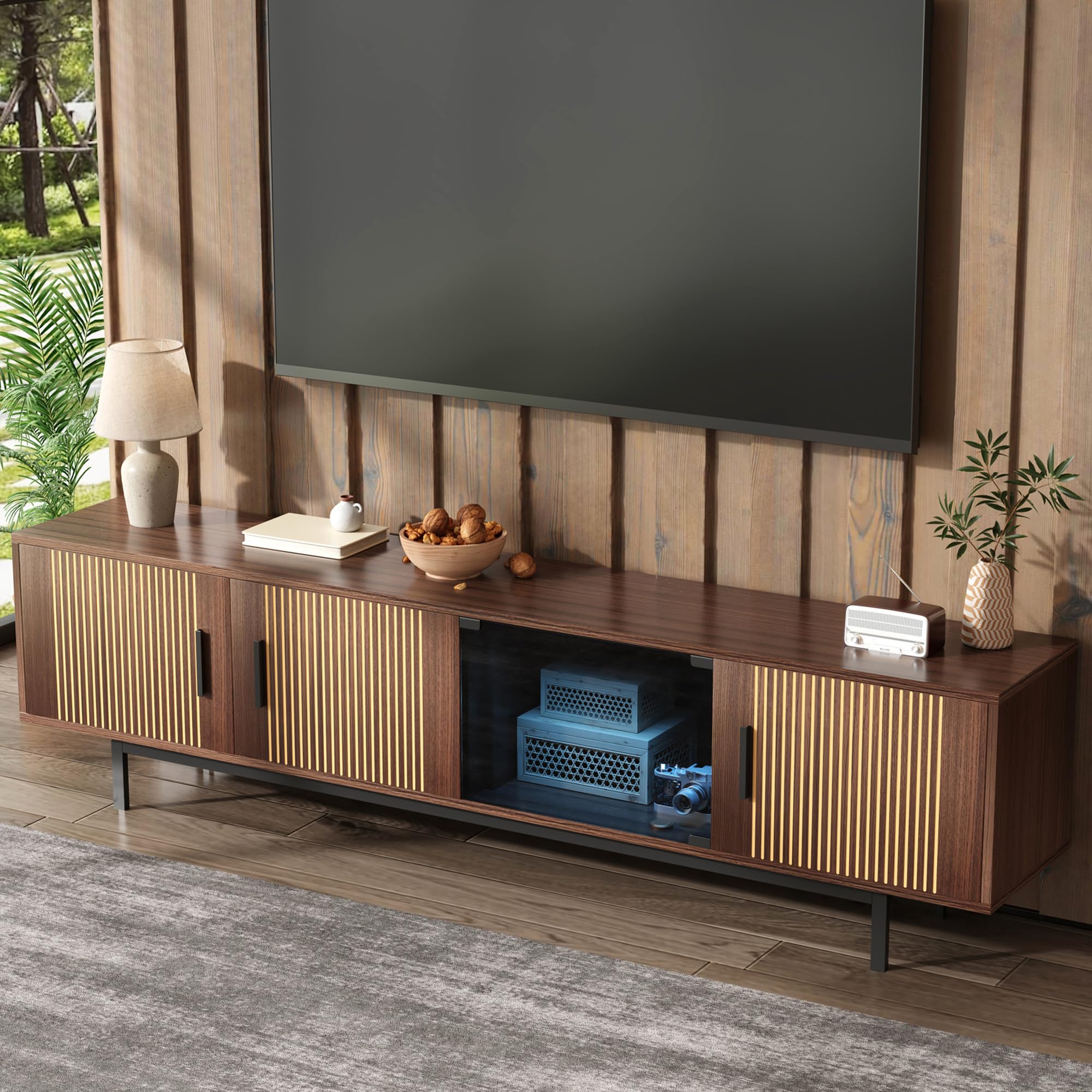 Mueble de TV 50 x 200 cm con textura tallada, puerta de vidrio templado nogal + negro