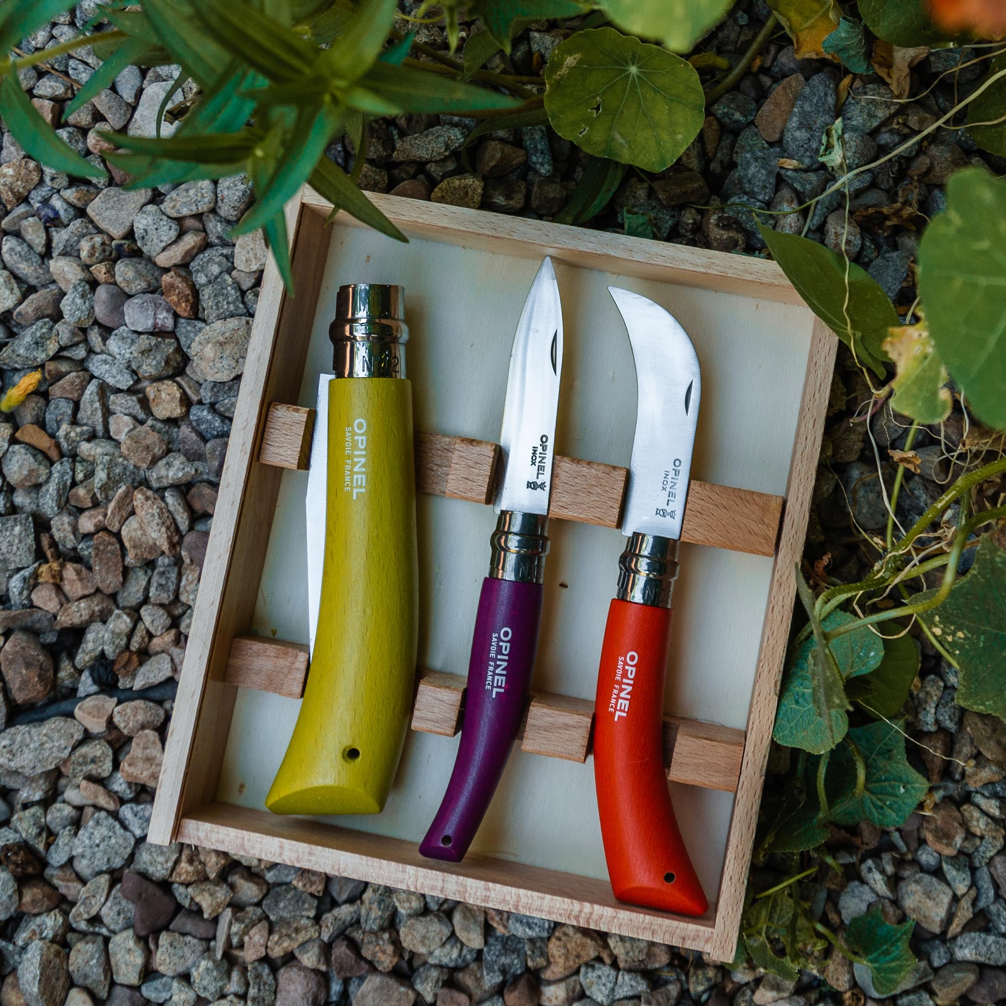 Opinel - Kit de Jardinage - 3 Outils de Poche, 1 Couteau de Jardin, 1 Serpette-Greffoir N°08 et 1 Scie Fermante N°12 - Lame Acier Inox, Manche Bois de Hêtre