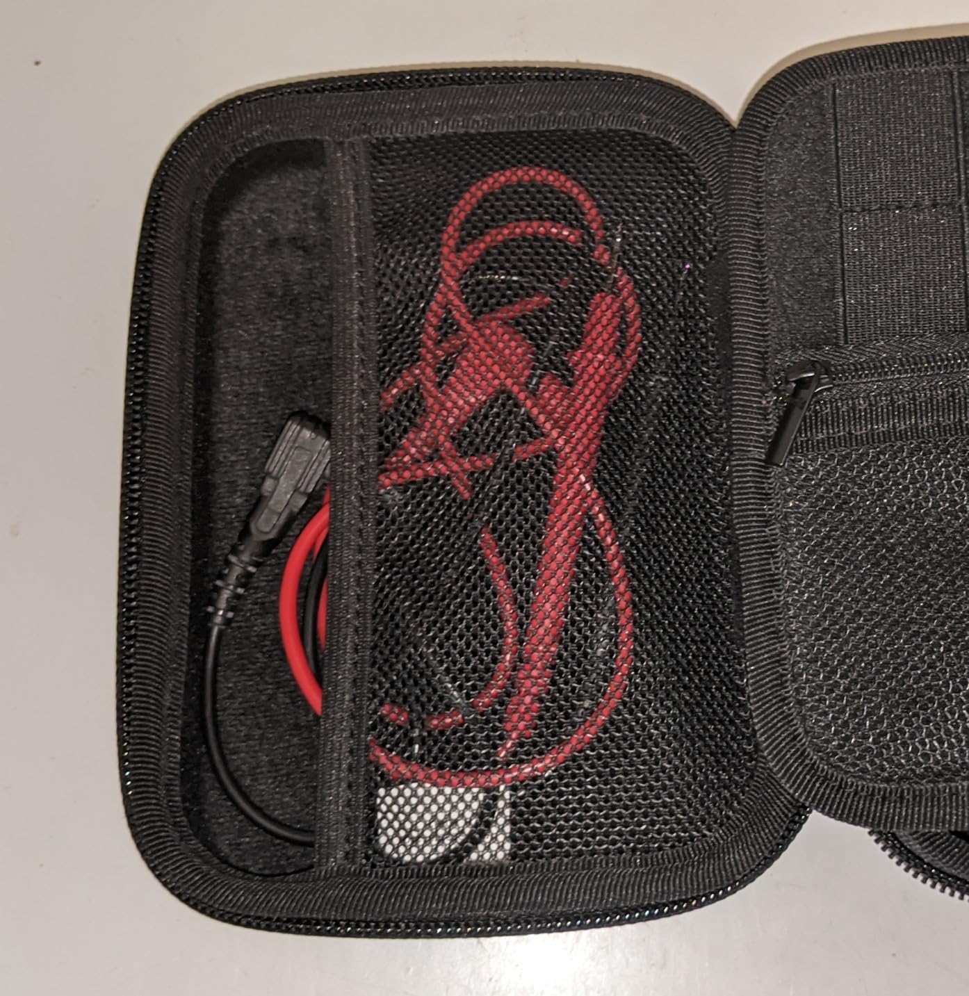 Bra, stadigt fodral som skyddar dina tillhörigheter.