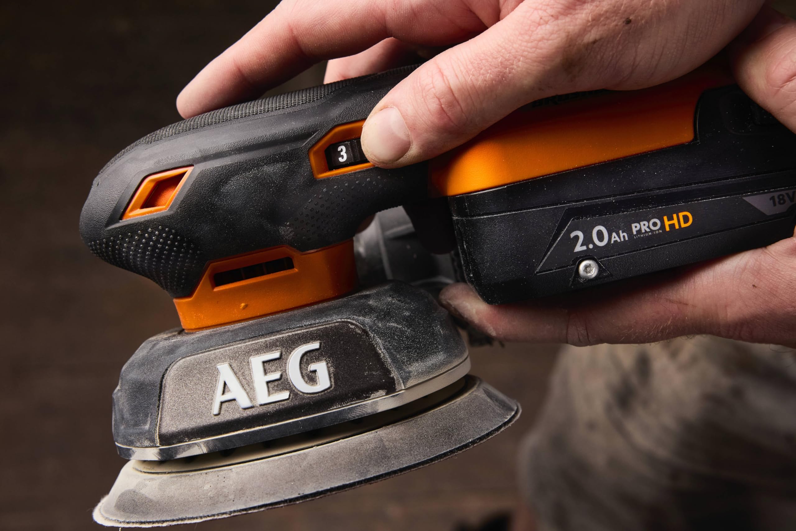 AEG - Ponceuse excentrique diamètre 125 mm 18V SUBCOMPACT BRUSHLESS, 7000 à 11000 osc/min, diamètre d'oscillation 2,4 mm, sans batt. ni chargeur, en carton.