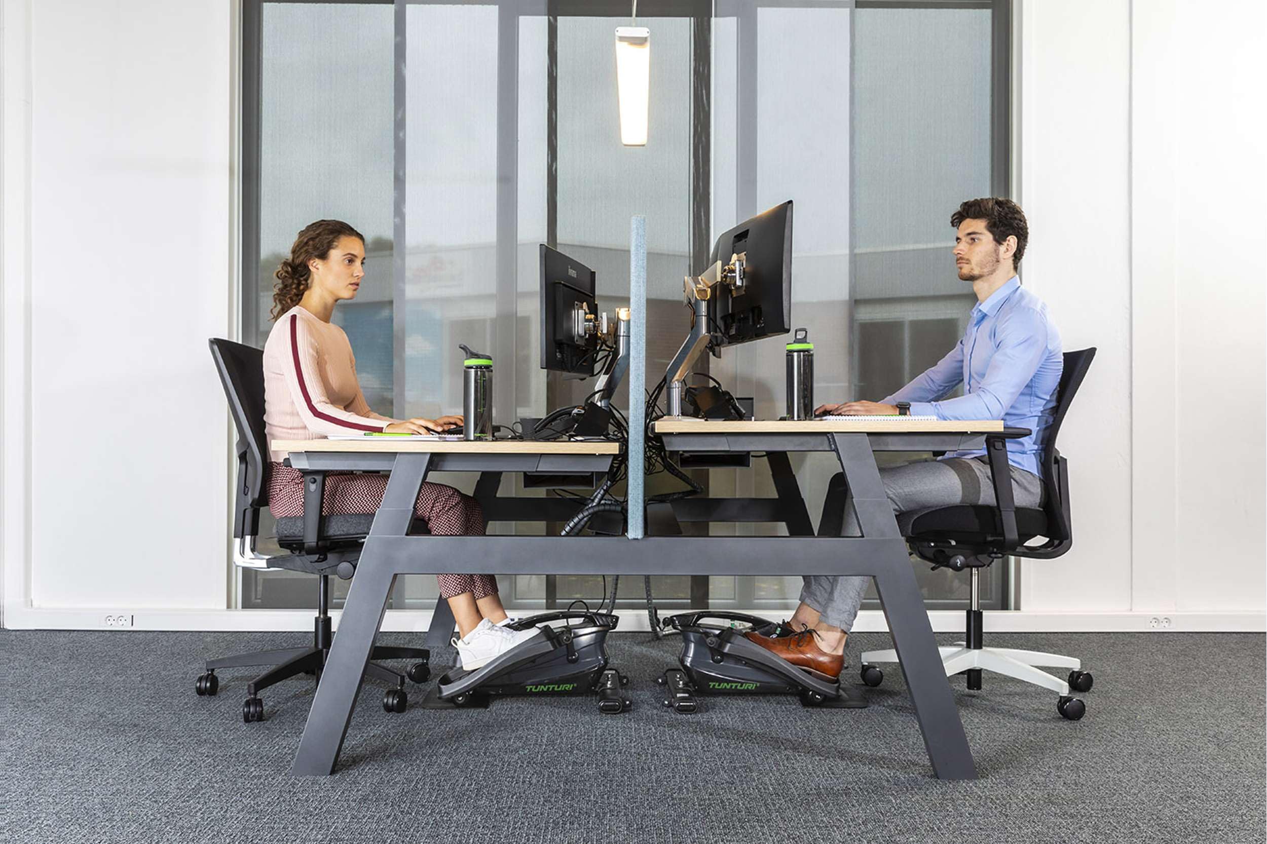 Tunturi Cardio Fit D10 Unter Tisch Fahrrad/Mini Beintrainer/Fitness Pedaltrainer für Büro und Zuhause