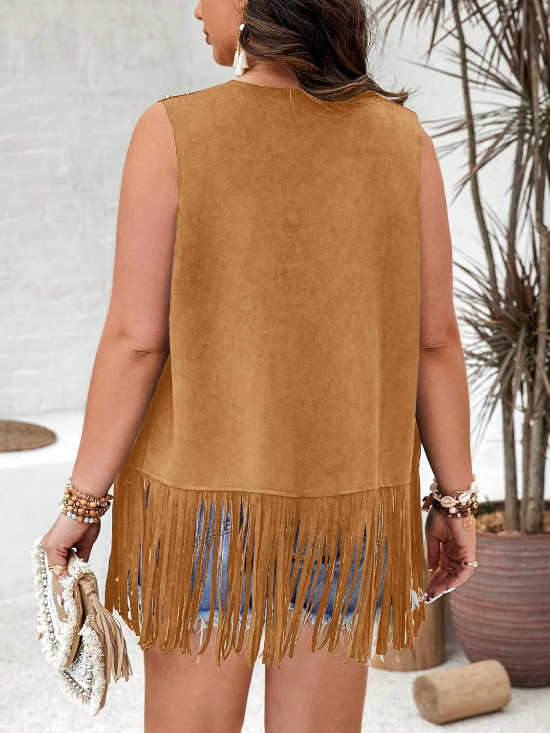 Verdusa Women's Plus Size Fringe Vest Faux Suede Rivets Sleeveless Tassel Jacket Western Cowgirl Outfits - Image 2