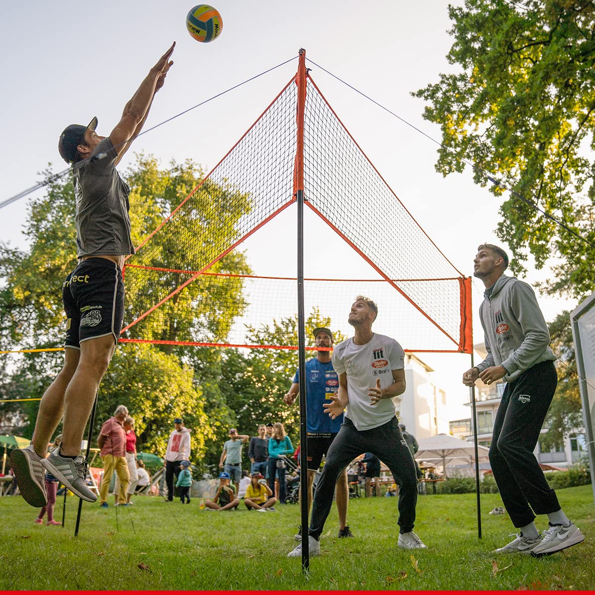 HAMMER 2 in 1 volleyballnetz SHARKNET - dreieckiges Volleyball Netz Set, höhenverstellbares Beachvolleyball Netz