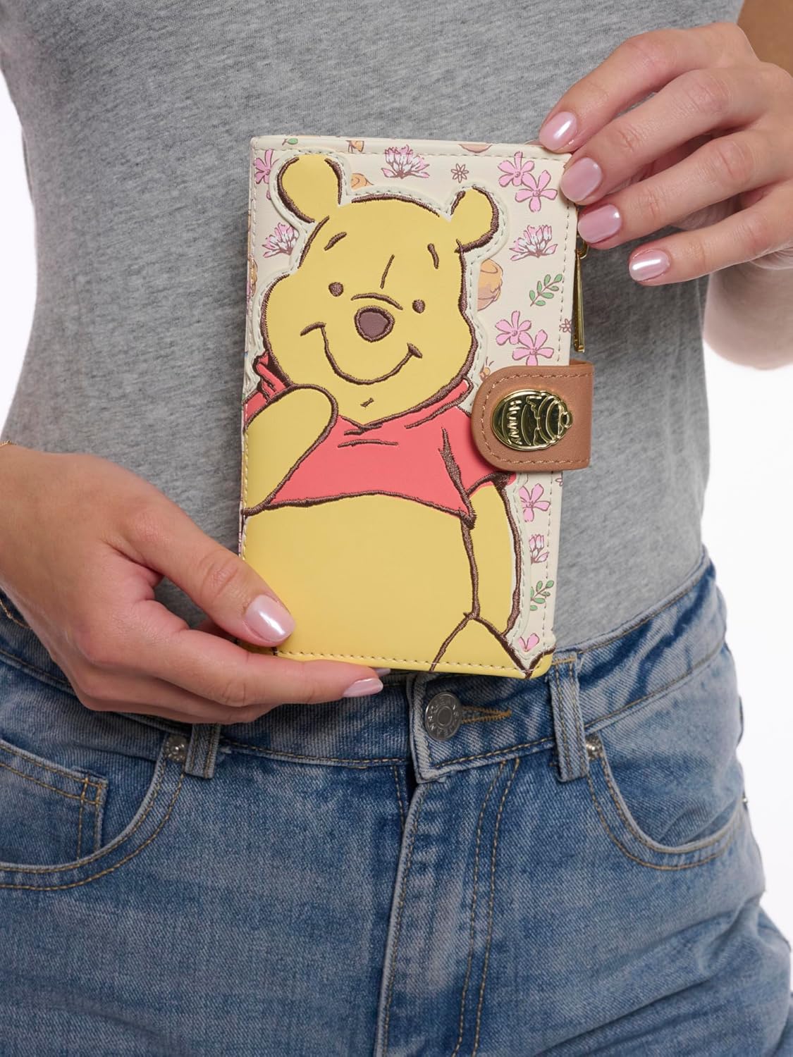 Loungefly Disney Winnie the Pooh Womens Wallet Snap Flap Clutch Bifold Honey Pot