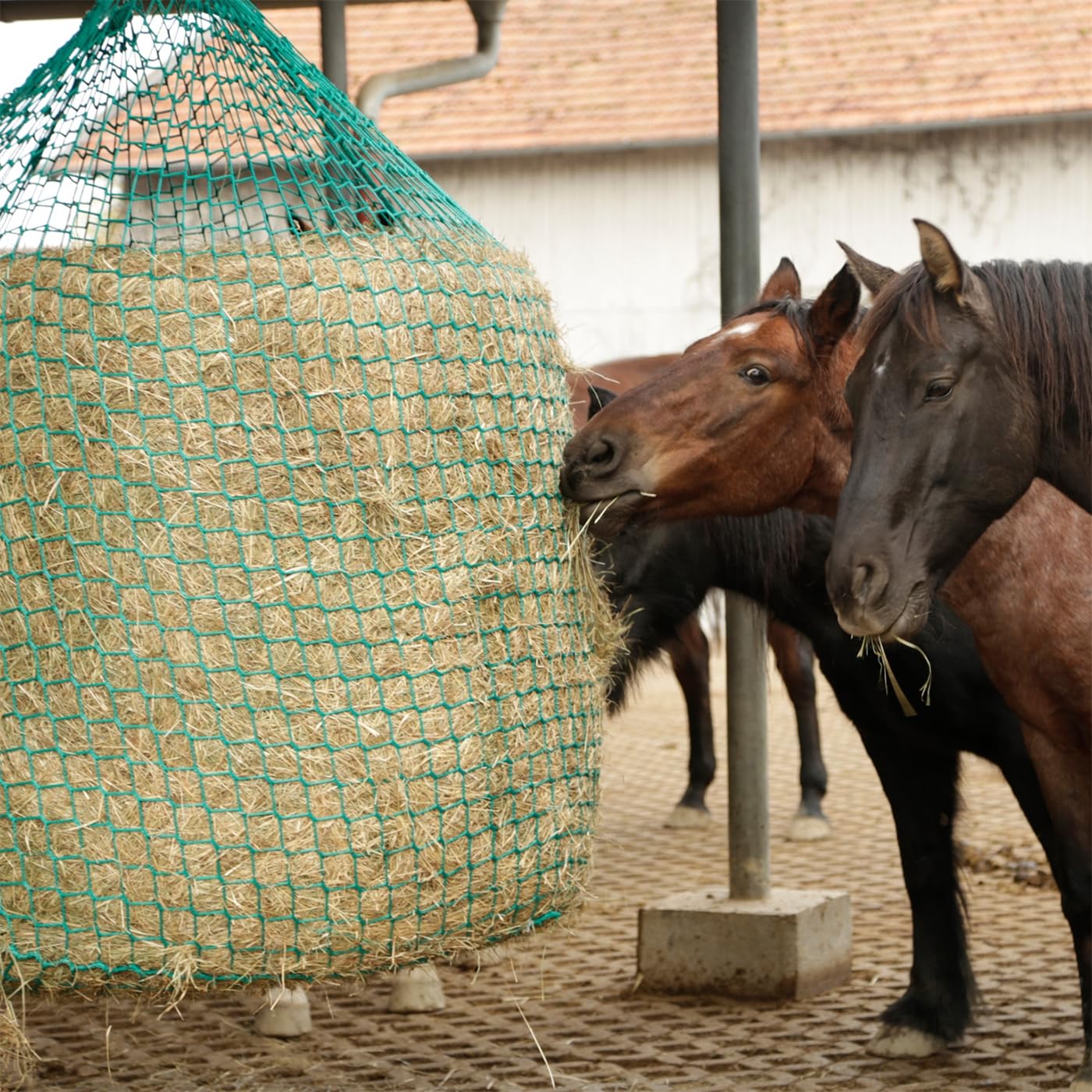 VOSS.farming Heunetz für Rundballen zum Aufhängen, 1,50 x 1,8m Rundballennetz, Maschenweite 4,5 x 4,5cm, grün