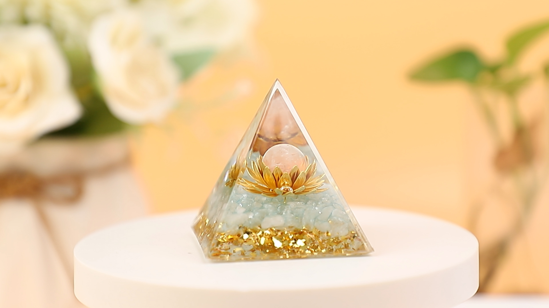 Piramide Di Orgonite Con Cristalli - Decorazione Energetica Per Casa E Ufficio - Foto 4