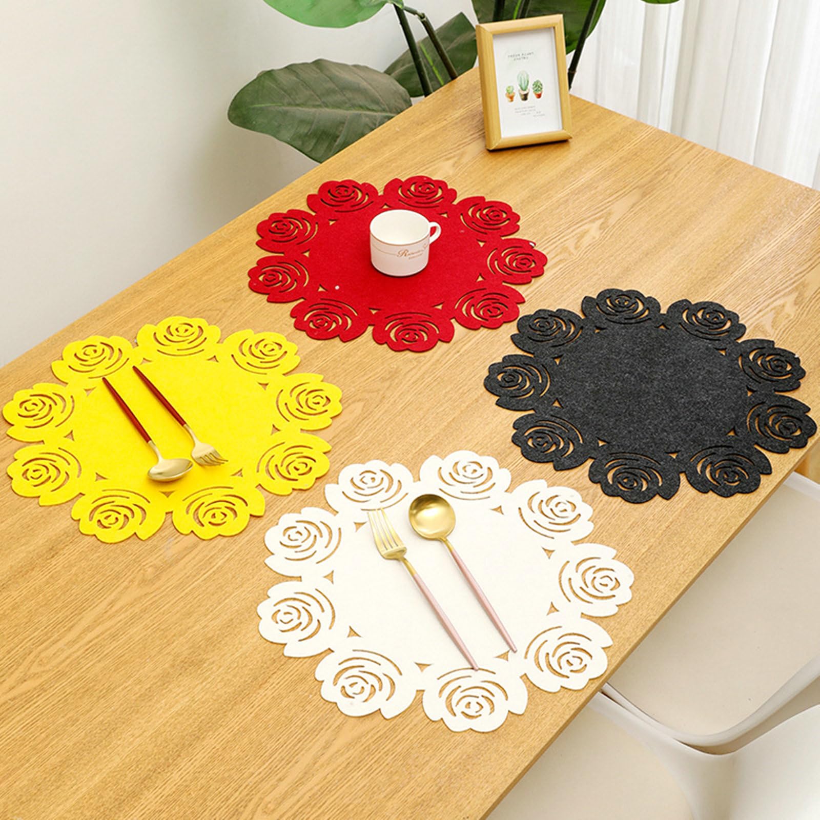 Juego de 10 manteles individuales redondos de fieltro, resistentes al calor, antideslizantes, lavables, color sólido, con forma de rosas huecas, color rojo, para fiestas en casa, bodas