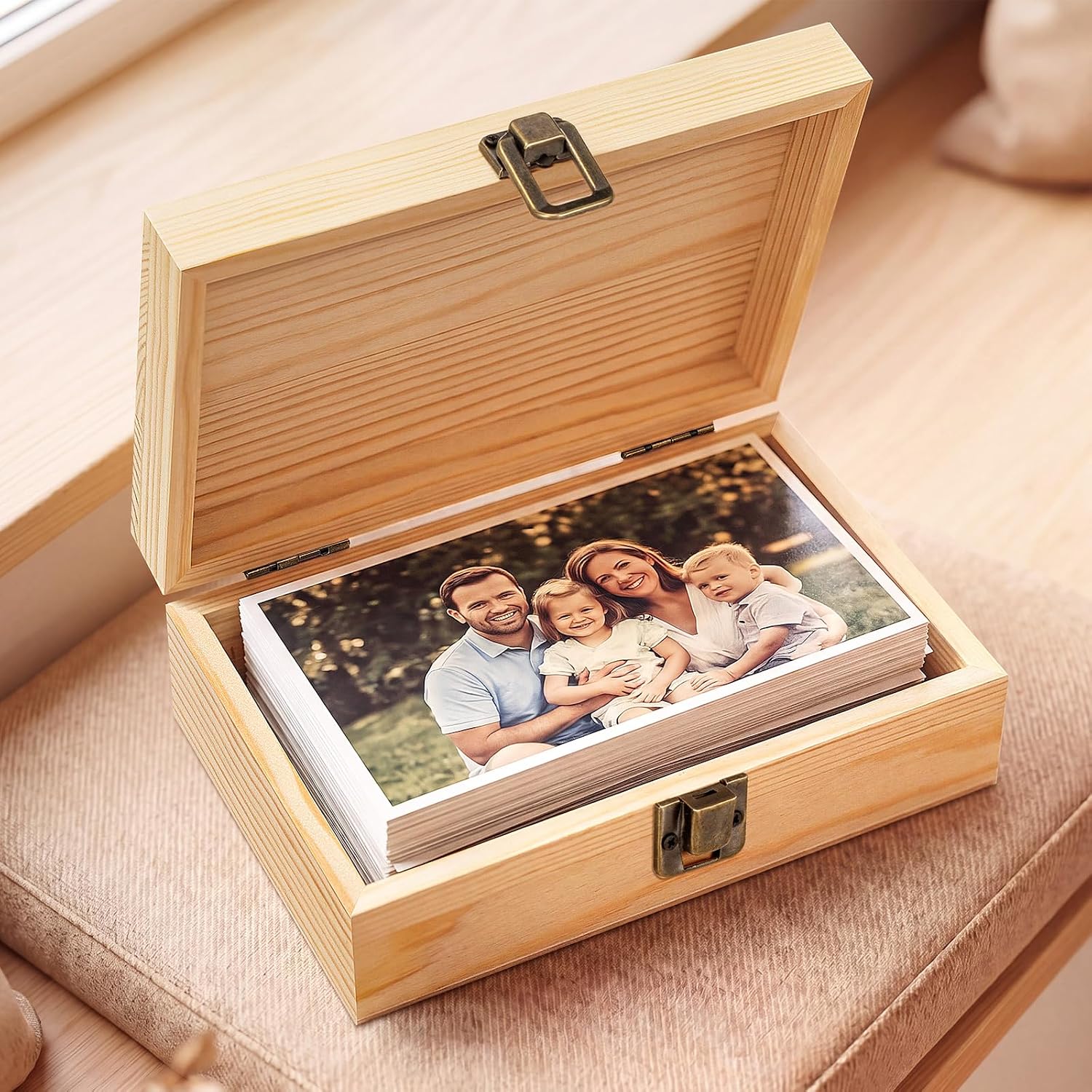 SiliFine Photo Wooden Box 4x6 Inch Photo Storage Boxes Small Keepsake Box for Girlfriend Boyfriend Couple Wedding Gift to Store Pictures Certificates Jewelry Scrapbooking (Small,Natural Wood)