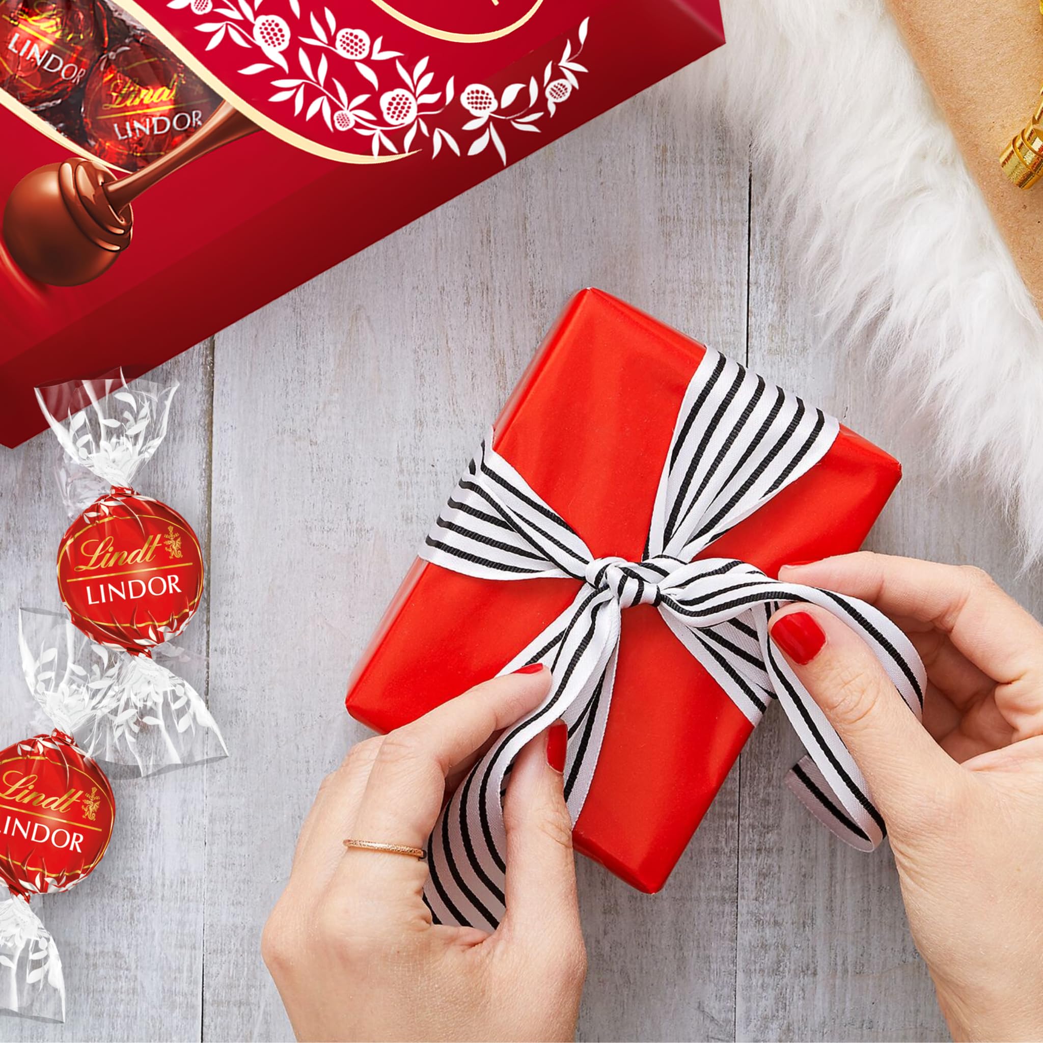 【5点セット】リンツ リンドール・コルネットミルク Amazon.co.jp: リンツ (Lindt) リンドールコルネットミルク 200g(約16p
