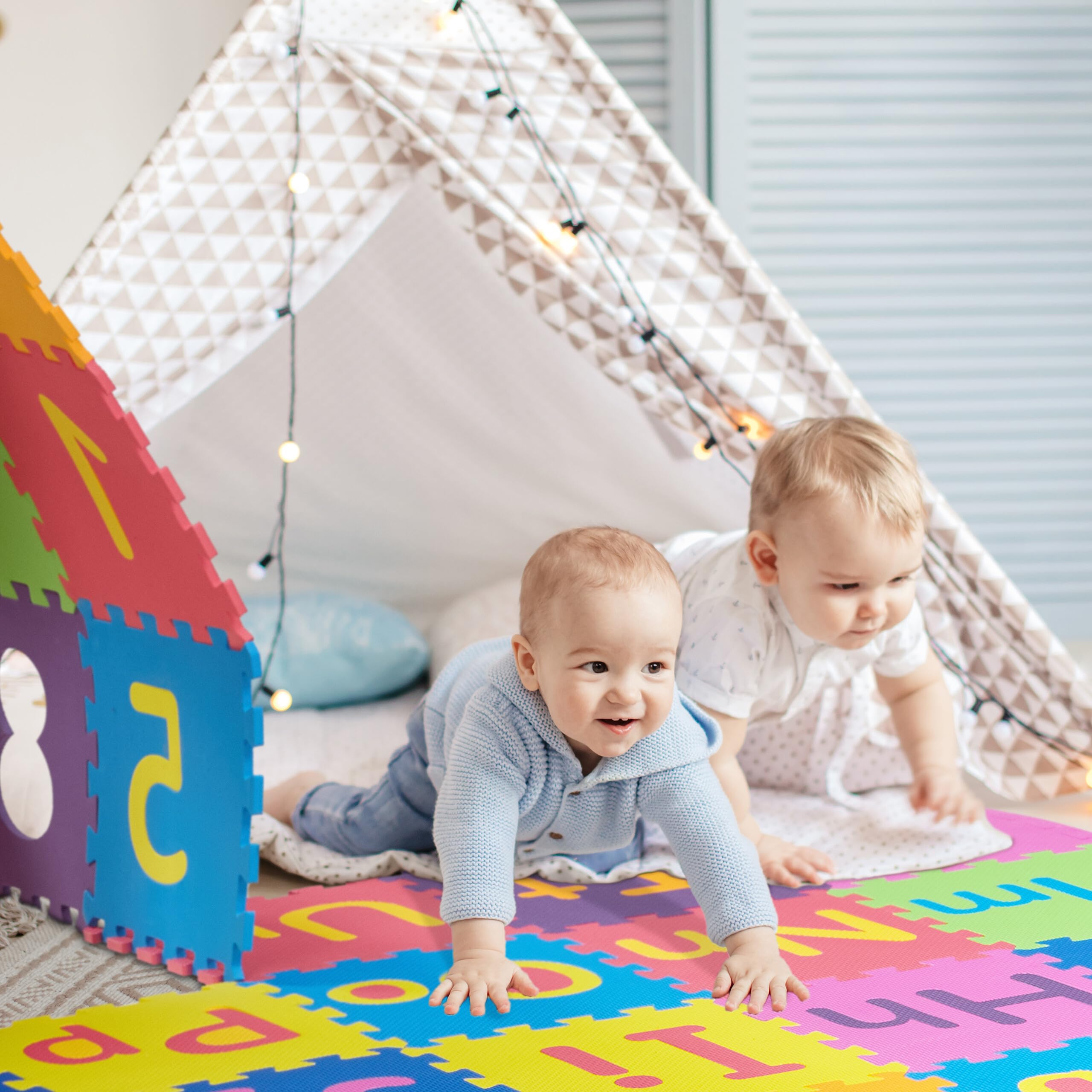 Relaxdays Alfombra Infantil Puzzle ABC y Números, Tapete de Juego para Niños, 180,5 x 180,5 cm, Gomaespuma, Multicolor