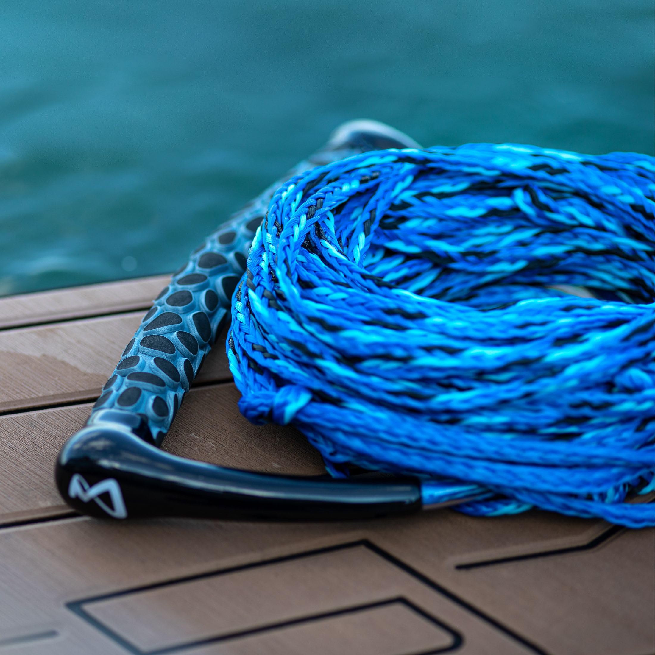 Mesle Ergo Corde pour Wakeboard et Ski Nautique, poignée Ergonomique en Mousse EVA, Flottante, Longueur de la Corde de Traction avec haltère 23 m, raccourcissable à 16,7 m, avec Rope Keeper