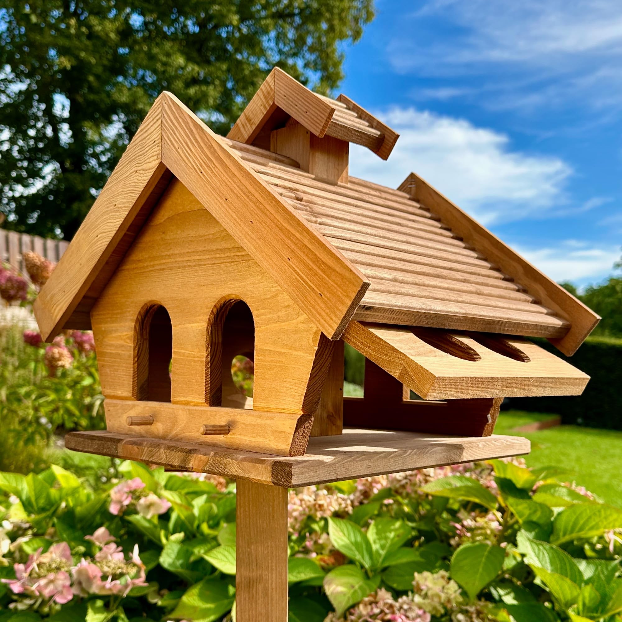 gartenetage GARTENETAGE Vogelhaus Holz mit 2in1 Ständer/Vogelhaus mit Ständer wetterfest und stabil/Vogelfutterhaus mit Ständer/Robustes Vogelhäuschen für Balkon und Garten, GE10307