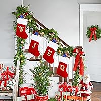 Vista 6 de Medias de Navidad con monograma de 20 pulgadas con letras, medias de Navidad grandes súper suaves, terciopelo rojo con puño de felpa blanco súper