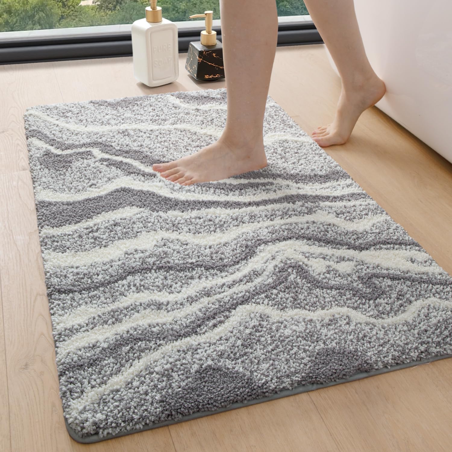 DEXI Microfibre Bath Mat 40 x 60cm, Non-Slip Absorbent Bathroom Mats, Extra Soft Thick Absorbent Bathmat, Washable Rugs for Shower Floor, Grey โ image 1