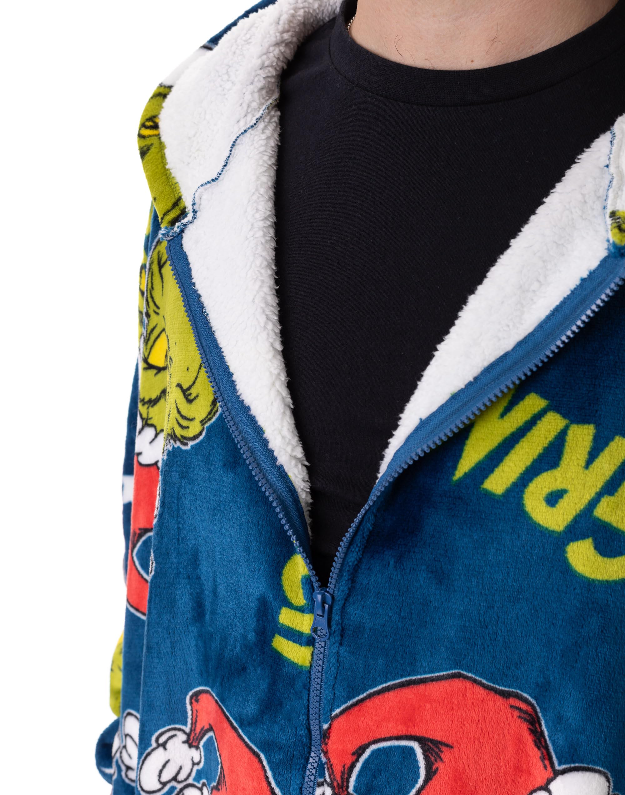 The Grinch Adults Wearable Blanket Hoodie, Multicoloured - Image 4