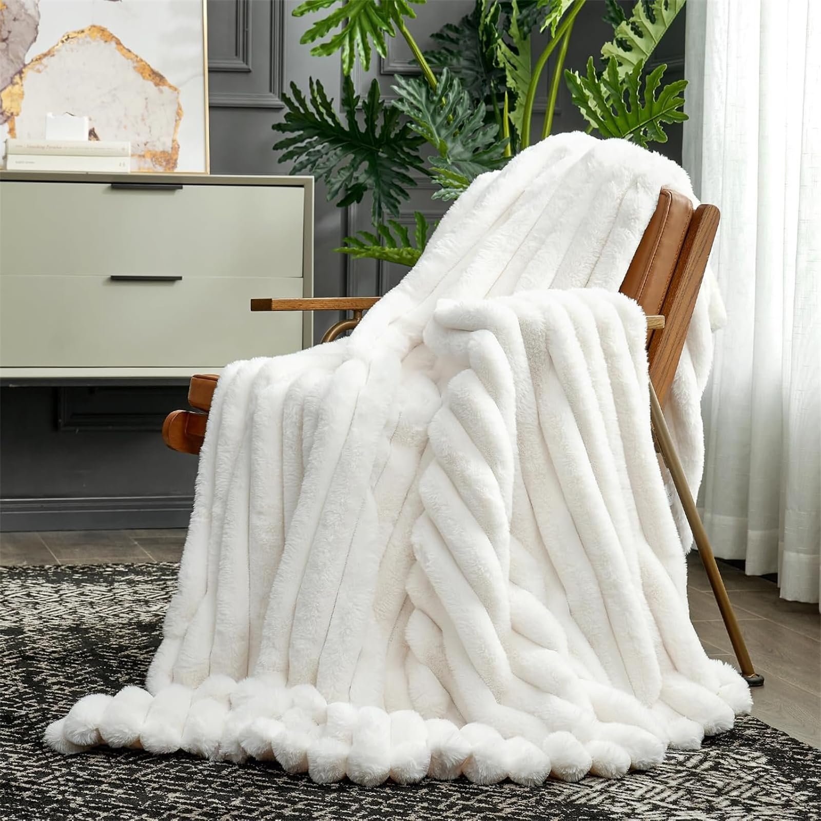 LINGKY Faux Rabbit Fur Luxury Plush Throw Blanket - Image 4