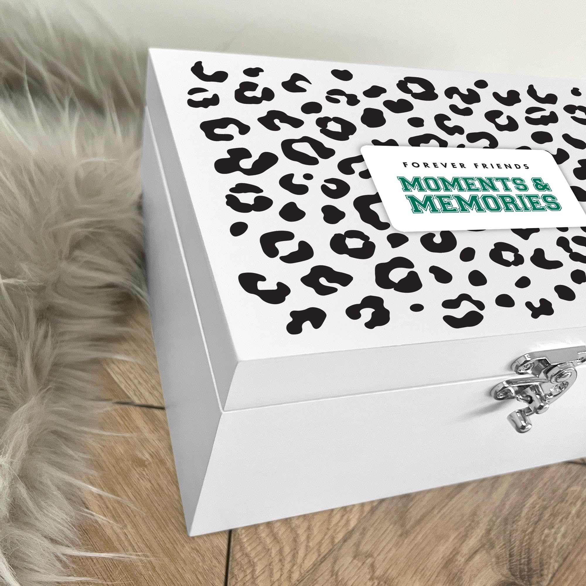 Caja de recuerdos personalizada de madera blanca con estampado de leopardo | Almacenamiento de recuerdos y momentos personalizados | Regalo de cumpleaños, dama de honor o graduación para ella |