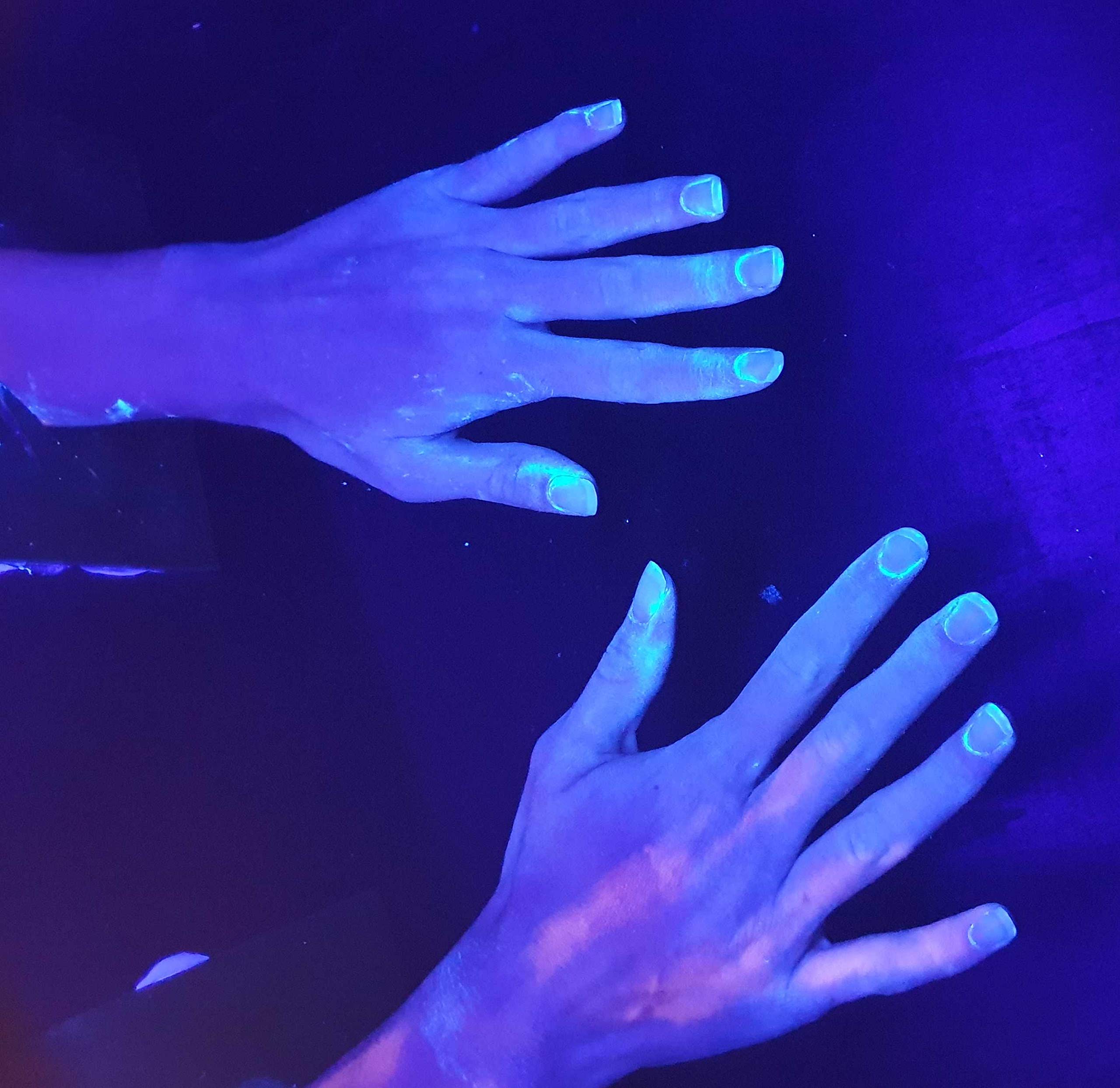 Handdesinfektion - Schulungsbox - mit UV Licht - Hygiene Training